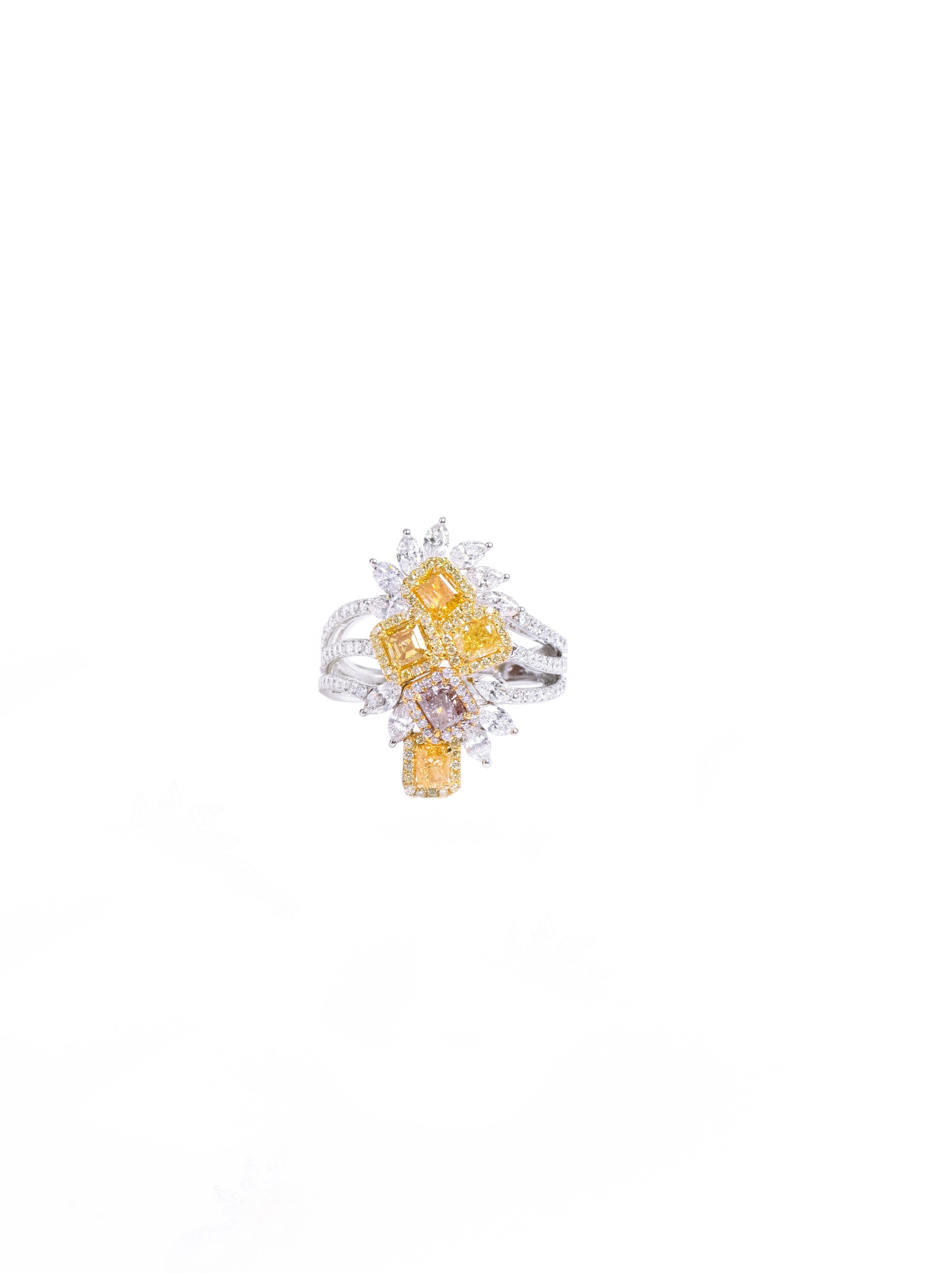 18 Karat Gold 2.88 Carat Multi-Colored Diamond and Diamond Solitaire Ring  In New Condition For Sale In Jaipur, IN