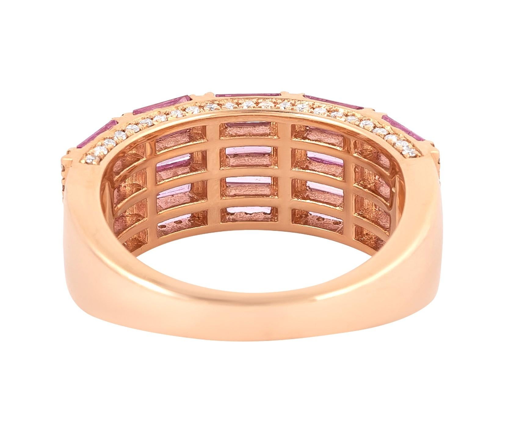 18 Karat Gold 2.91 Carat Diamond and Pink Sapphire Eternity Band Ring  In New Condition For Sale In Jaipur, IN