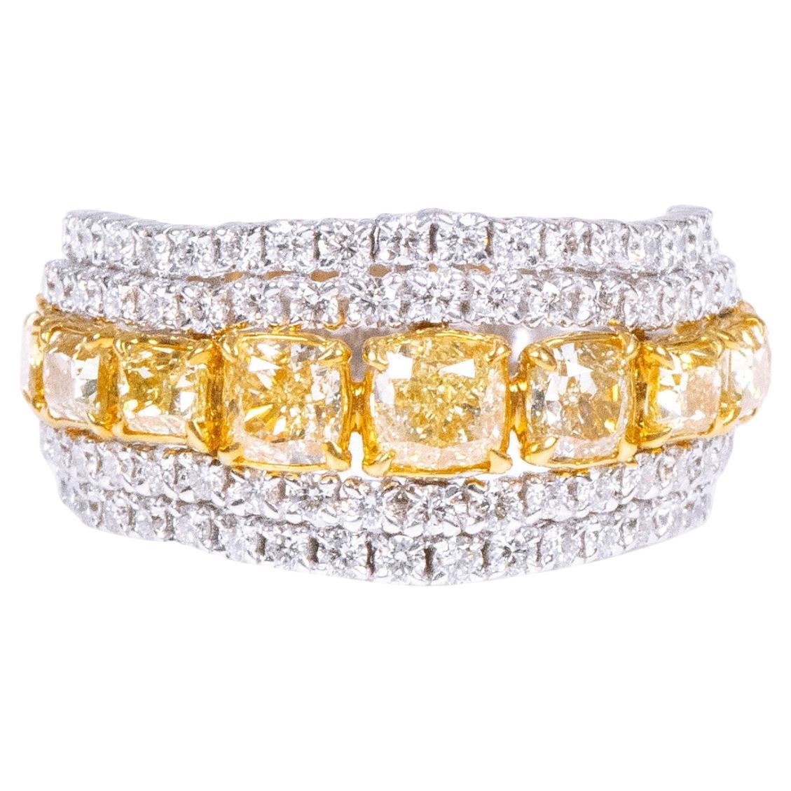 18 Karat Gold 2.91 Carat Fancy Yellow Diamond and Diamond Fashion Ring
