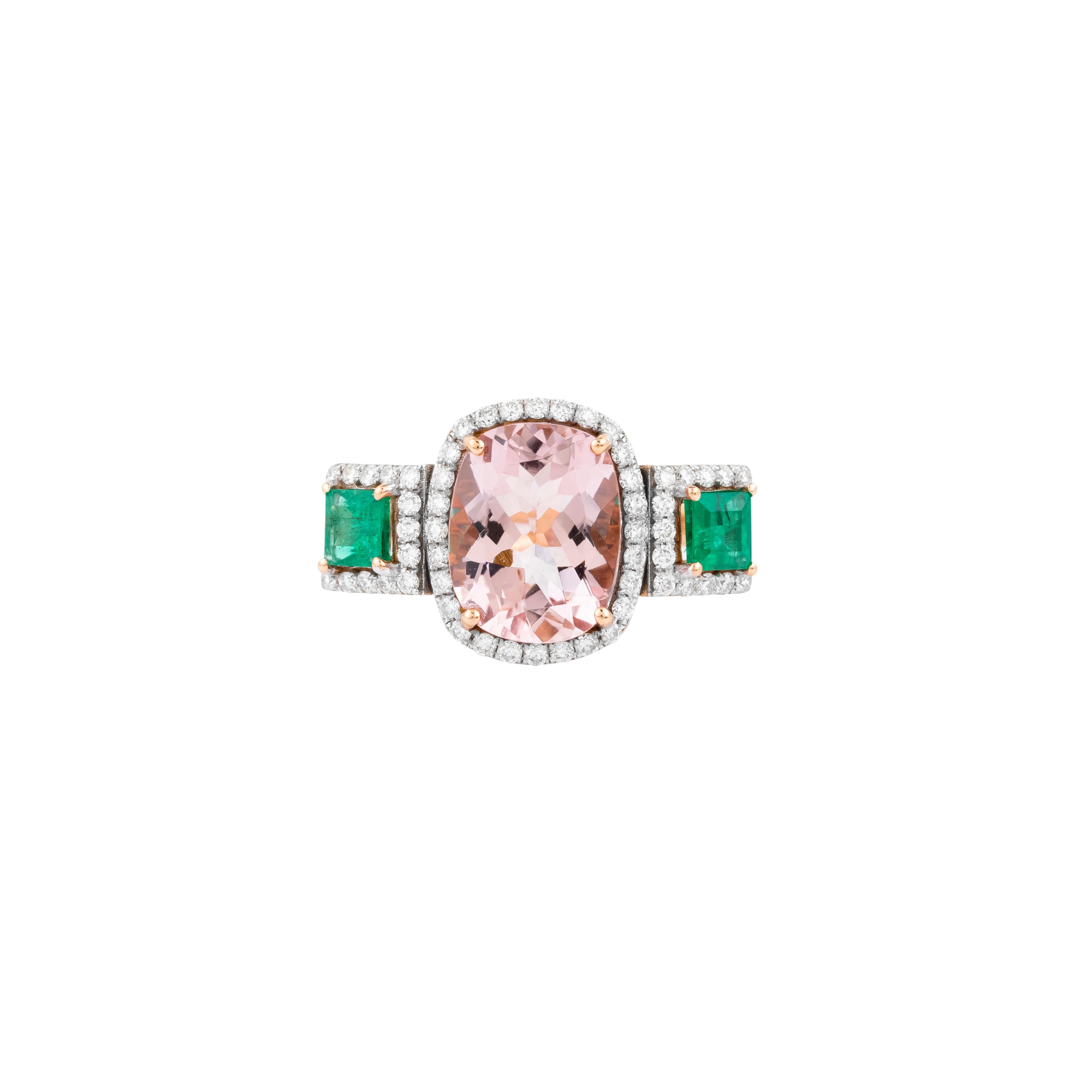 Brilliant Cut 18 Karat Gold 2.93 Carat Diamond, Sapphire and Emerald Cocktail Ring For Sale