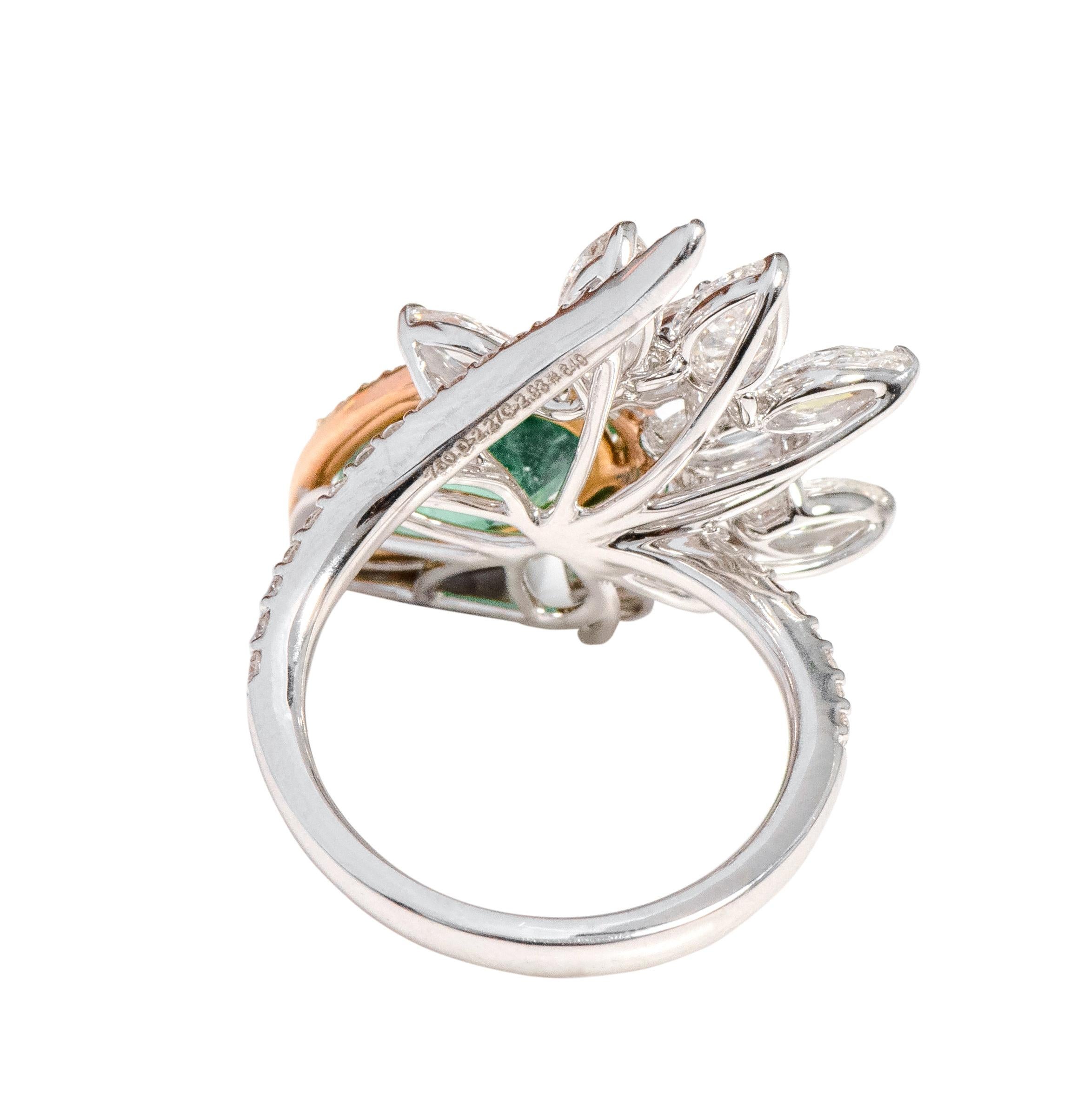 Contemporary 18 Karat Gold 2.93 Carat Pear-Cut Natural Emerald and Diamond Cocktail Ring For Sale