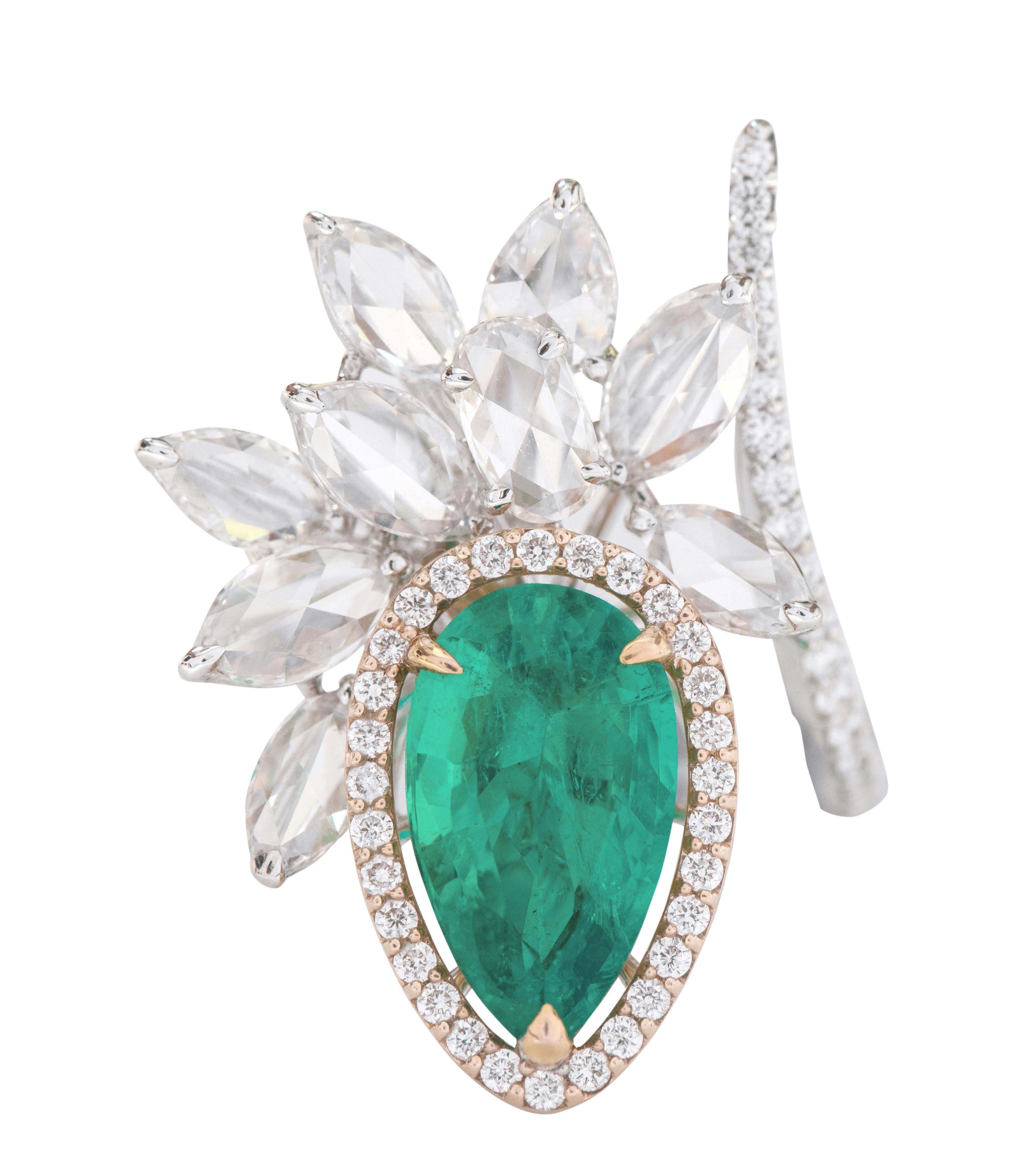 18 Karat Gold 2.93 Carat Pear-Cut Natural Emerald and Diamond Cocktail Ring For Sale 1