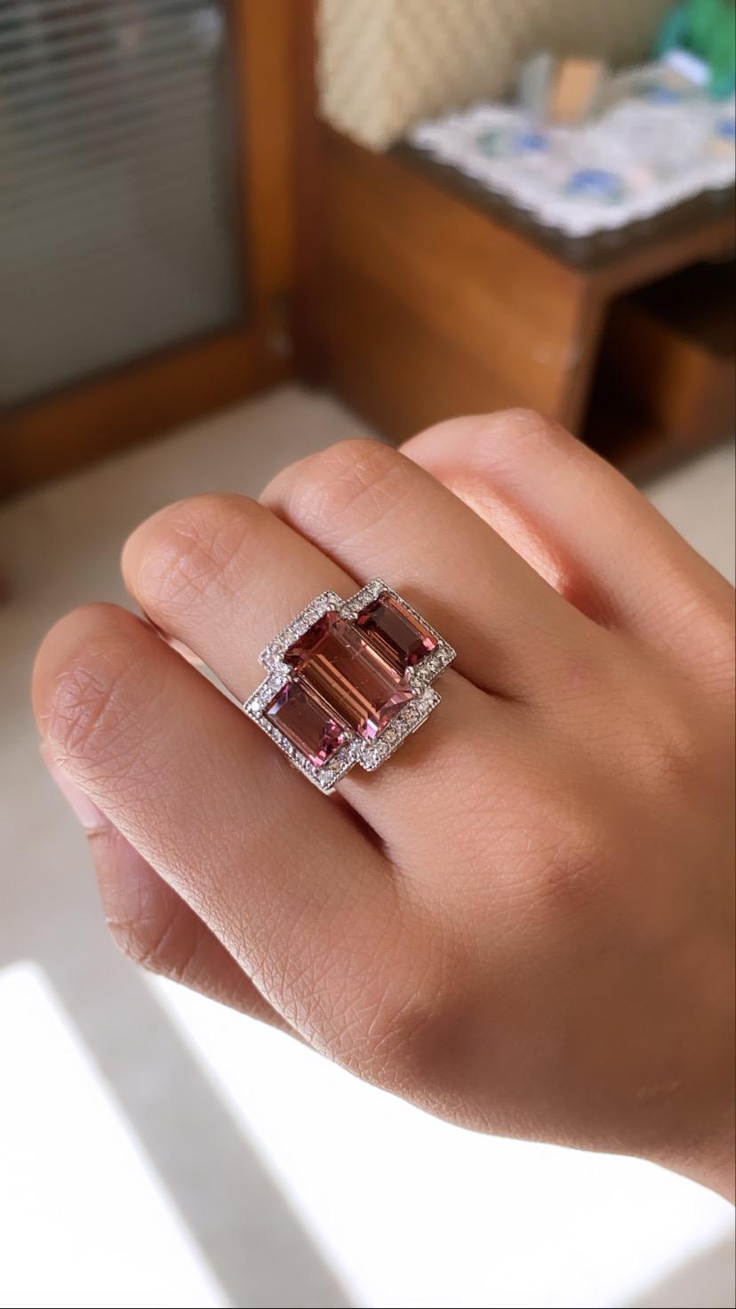 18 Karat Gold, 3 Stone / Pieces, Natural Tourmaline and Diamonds Cocktail Ring In New Condition In Hong Kong, HK