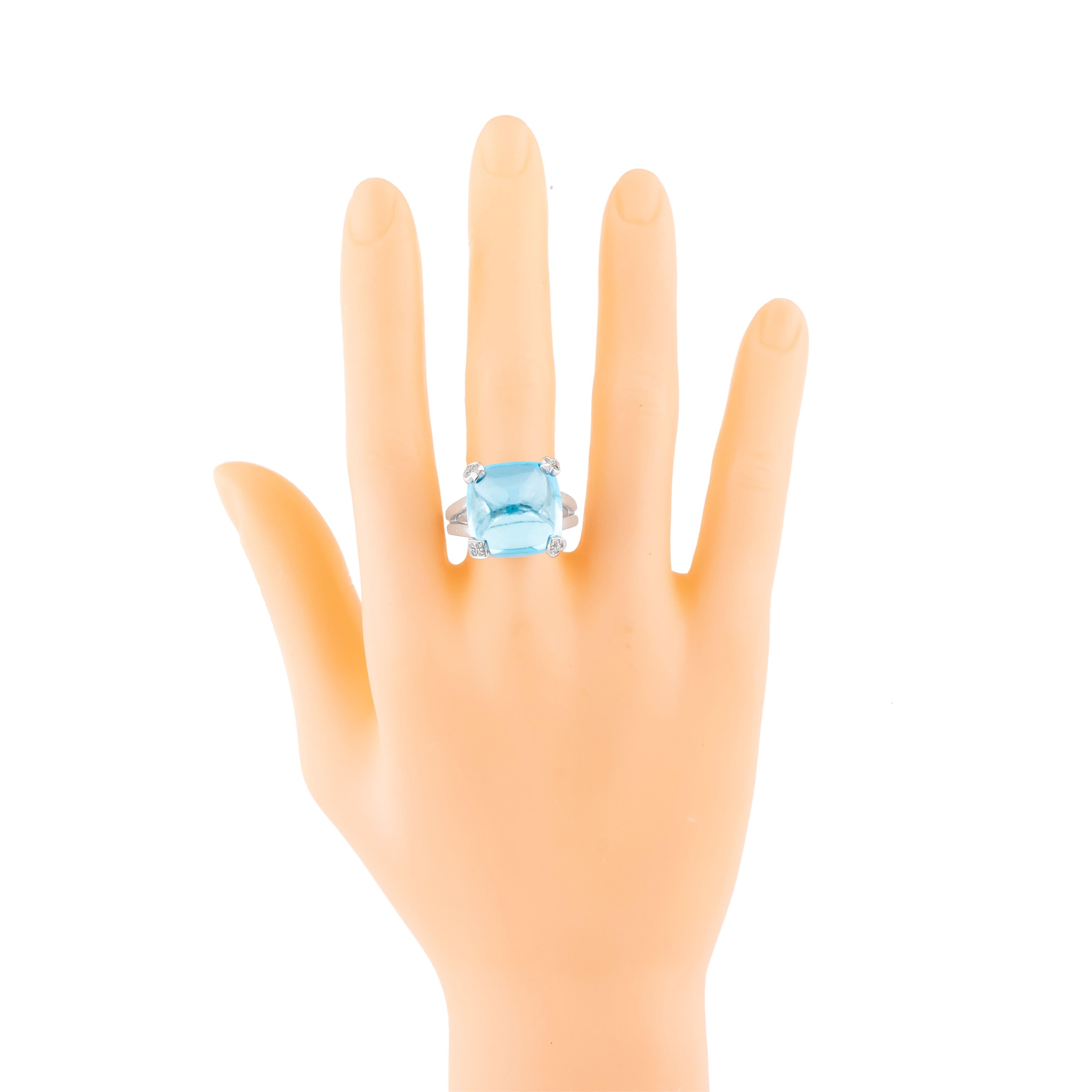 Women's 18 Karat Gold 30.15 Carats Blue Topaz and Diamond Fashion Ring For Sale