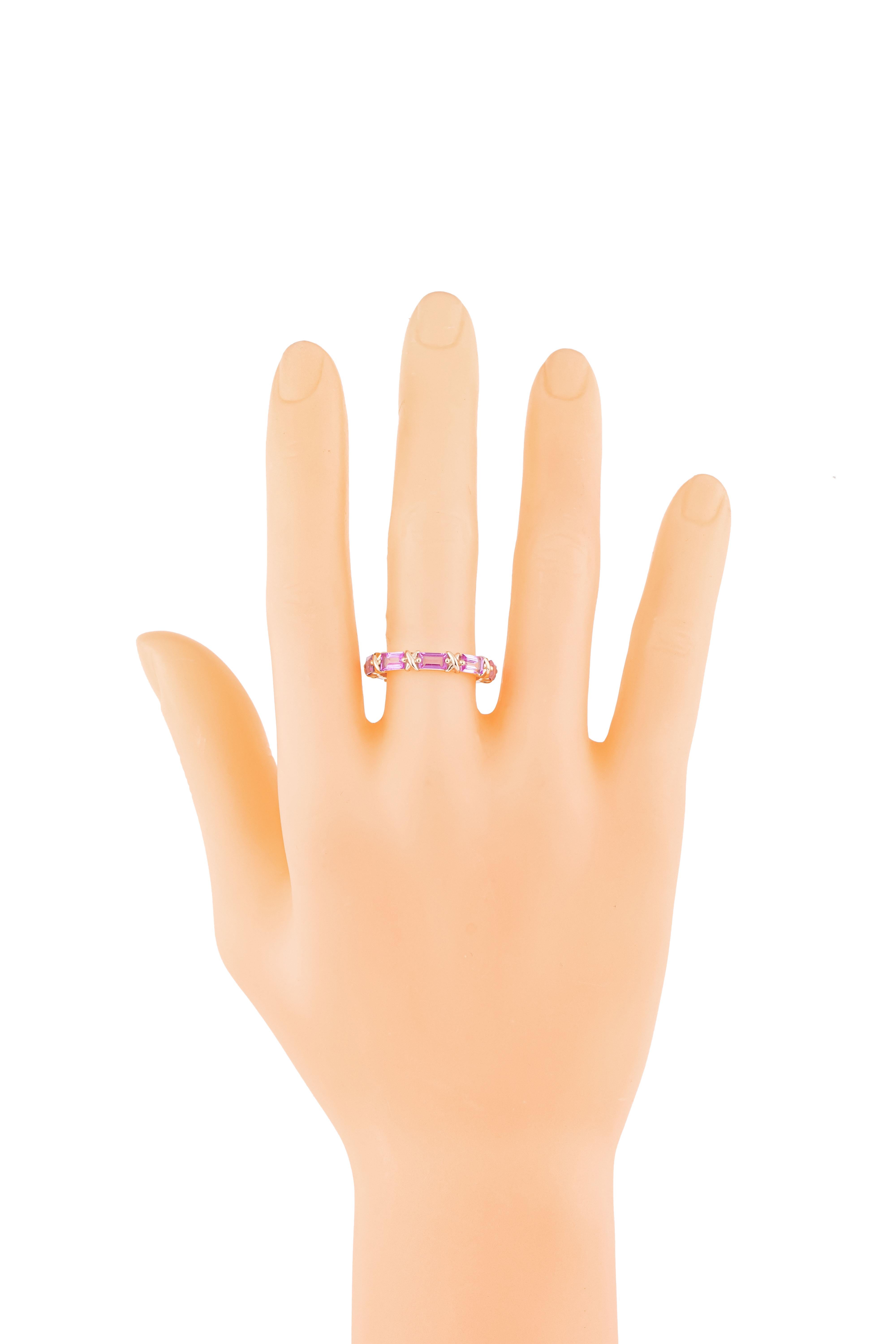 Bague Infinity en or 18 carats avec saphir rose de 3,05 carats Neuf - En vente à Jaipur, IN