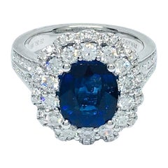 18 Karat Gold 3.05 Carat Sapphire and 1.18 Carat Diamonds Ring 18 Karat Gold 3.05 Carat Sapphire and 1.18 Carat Diamonds Ring