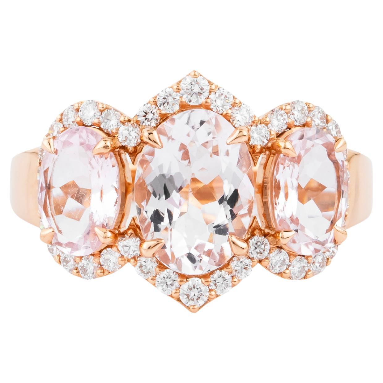 18 Karat Gold 3.08 Carat Diamond and Morganite Three Stone Ring For Sale