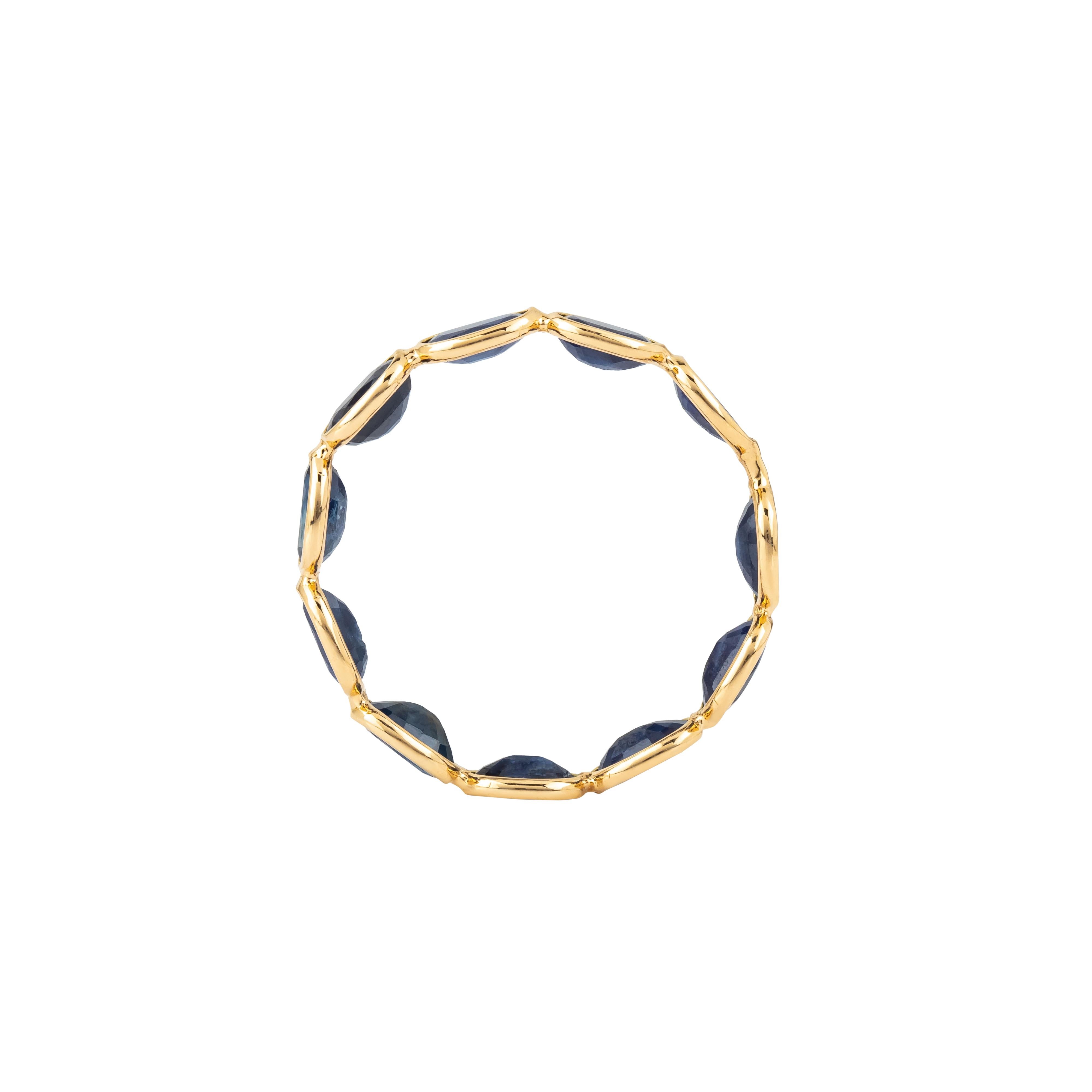 Brilliant Cut 18 Karat Gold 3.2 Carat Sapphire Band Ring For Sale