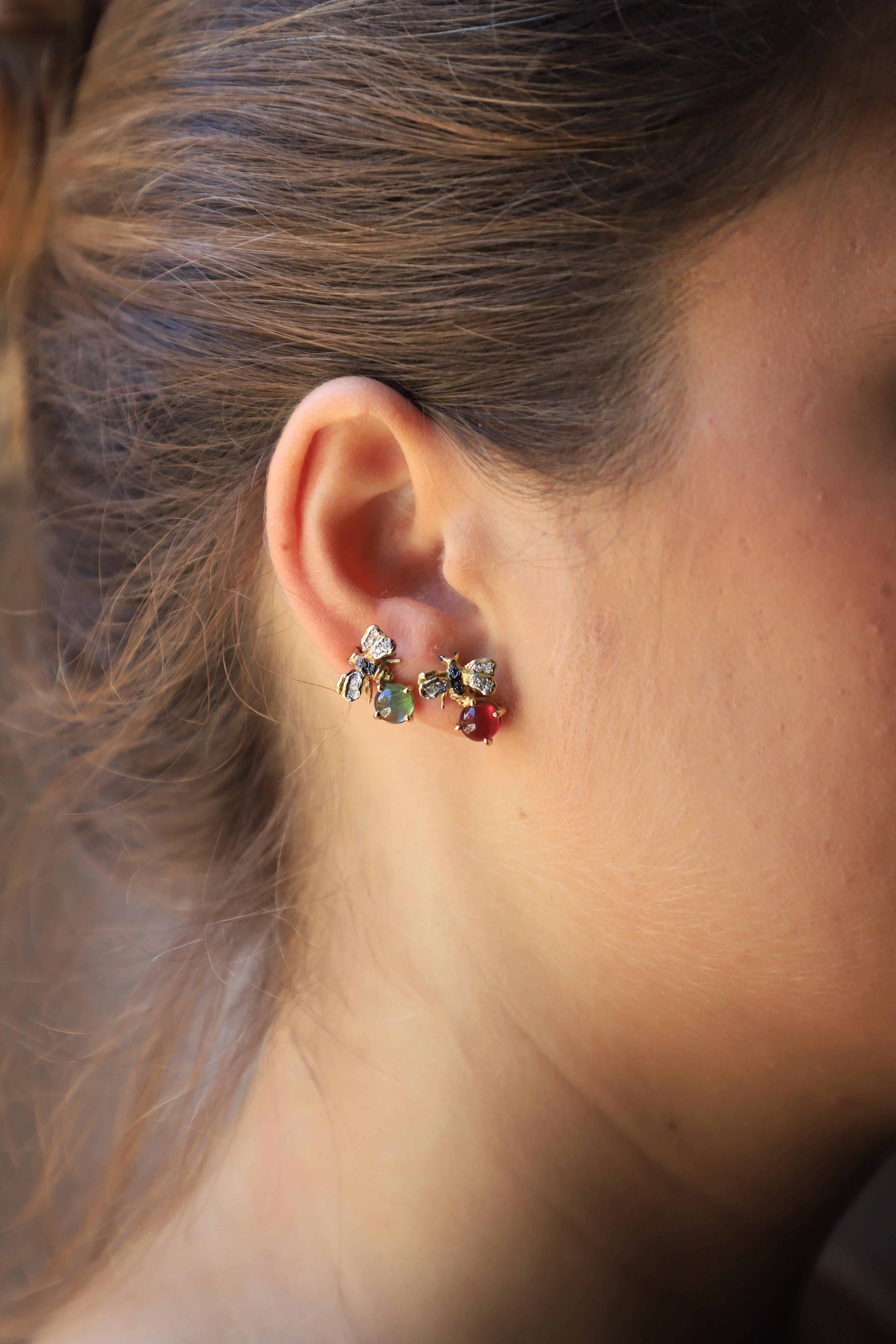 Artisan Clous d'oreilles en or 18 carats avec tourmaline de 3,20 carats et diamants en forme d'abeilles de 0,10 carat en vente