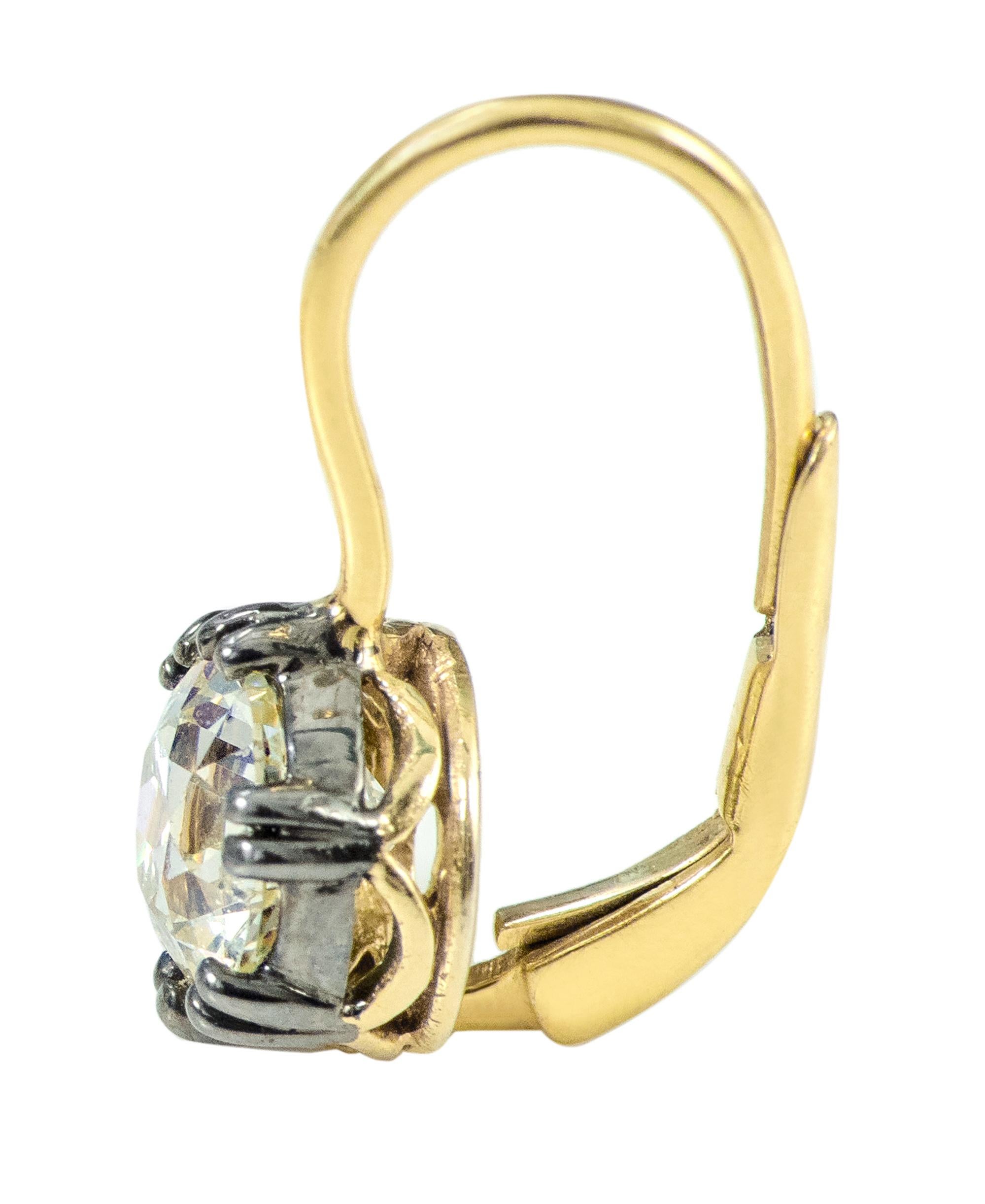 Art Deco 18 Karat Gold 3.22 Carat Old European Cut Diamond Solitaire Drop Earrings For Sale