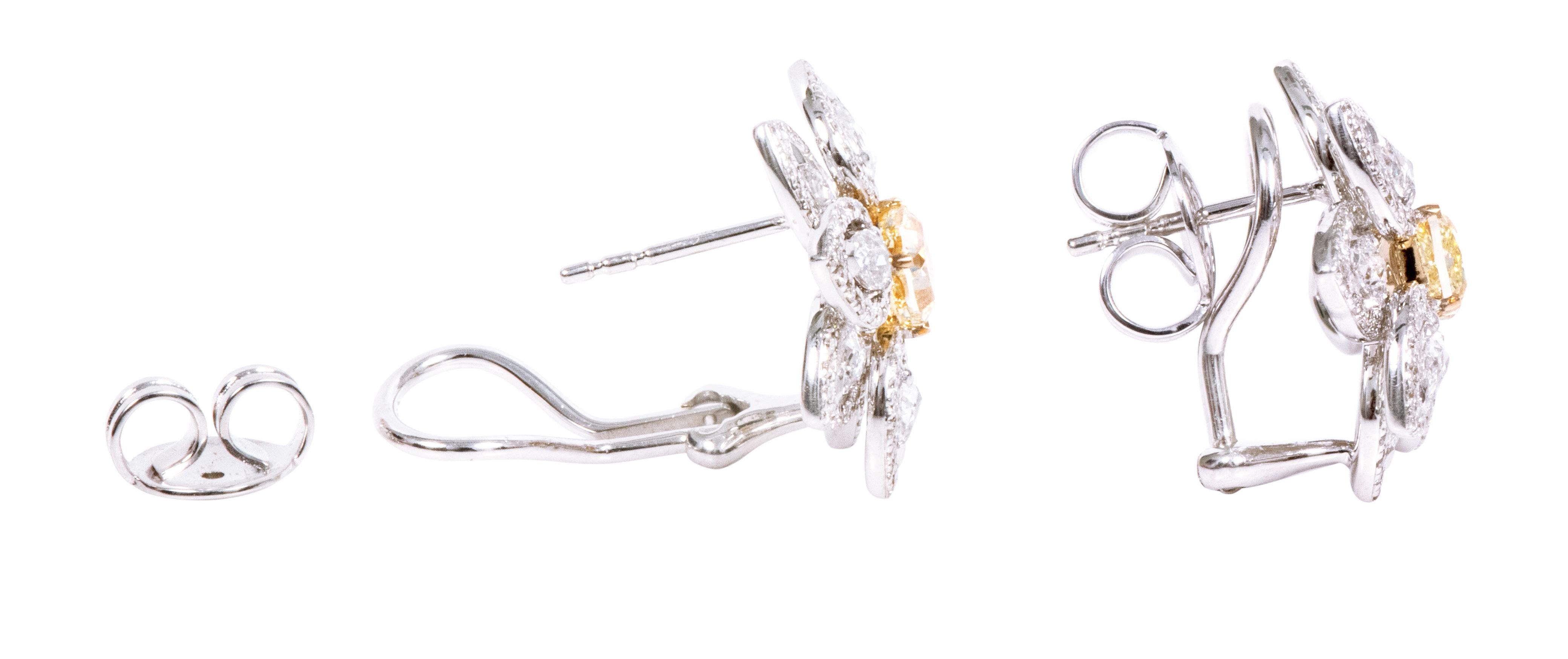 Women's 18 Karat Gold 3.36 Carat Yellow and White Diamond Modulation Stud Earrings For Sale