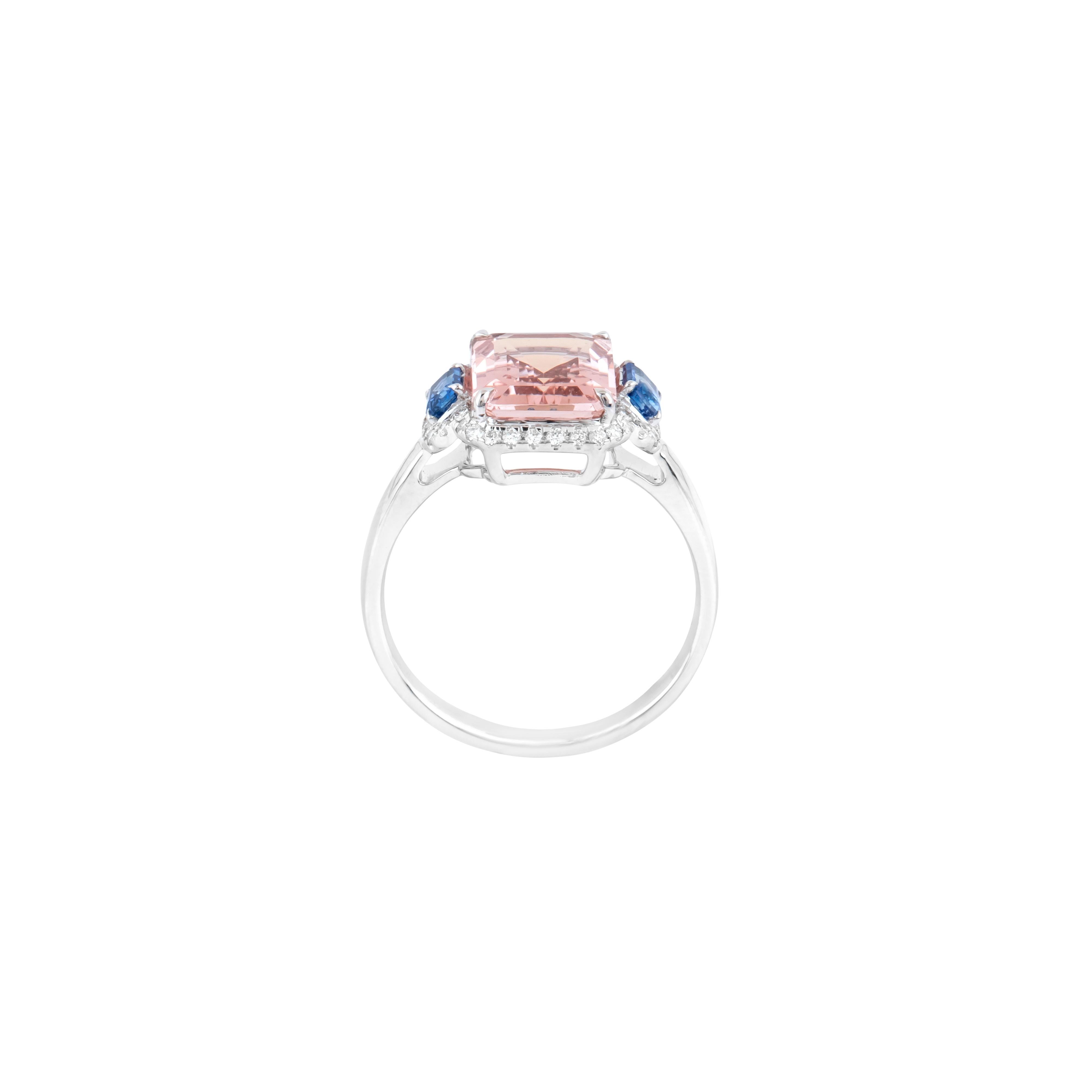 Women's 18 Karat Gold 3.48 Carat Diamond, Sapphire and Morganite Fashion Ring For Sale