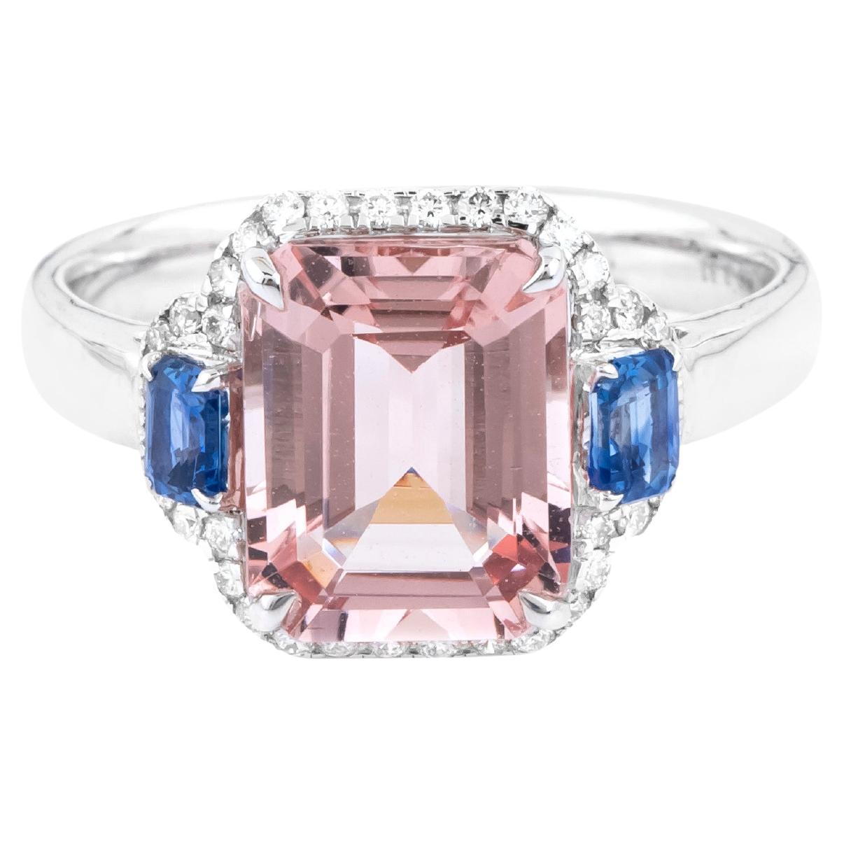 18 Karat Gold 3.48 Carat Diamond, Sapphire and Morganite Fashion Ring For Sale