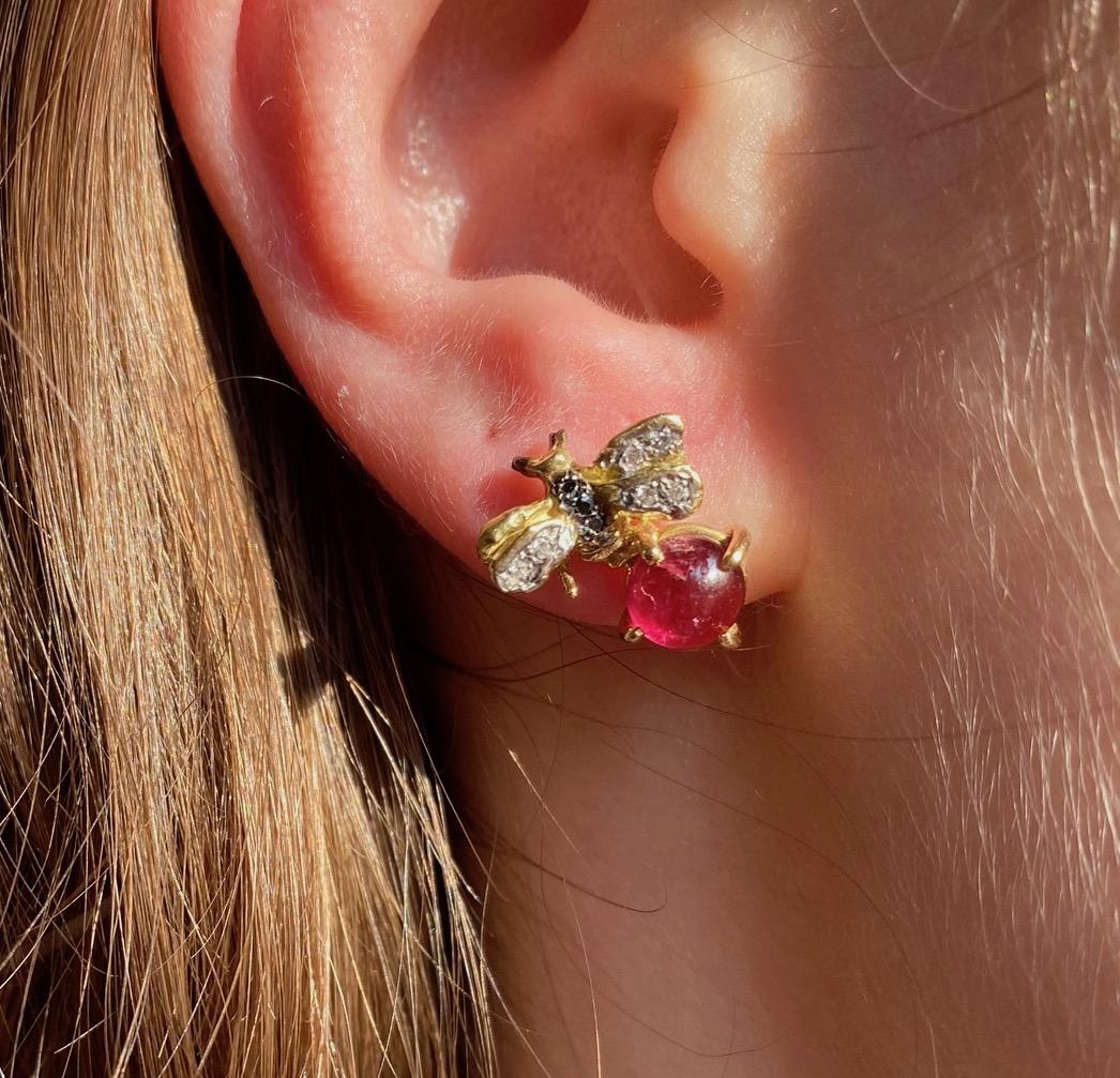 Women's 18 Karat Gold 3.50 Karat Pink Tourmaline 0.10 Karat Diamonds Bees Stud Earrings For Sale