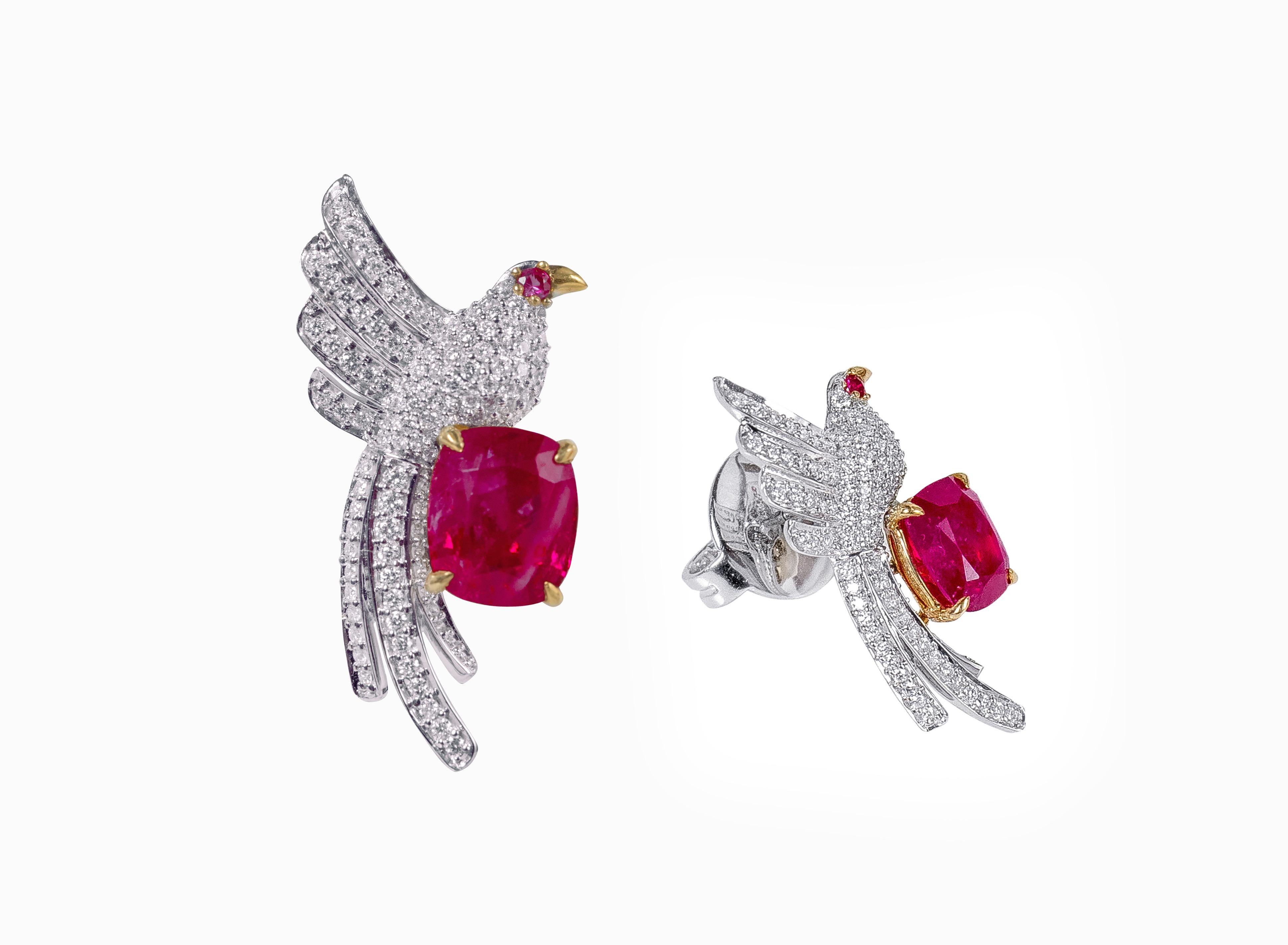 Contemporain Clous d'oreilles en or 18 carats avec rubis de Birmanie naturel non chauffé de 3,67 carats et diamants en vente