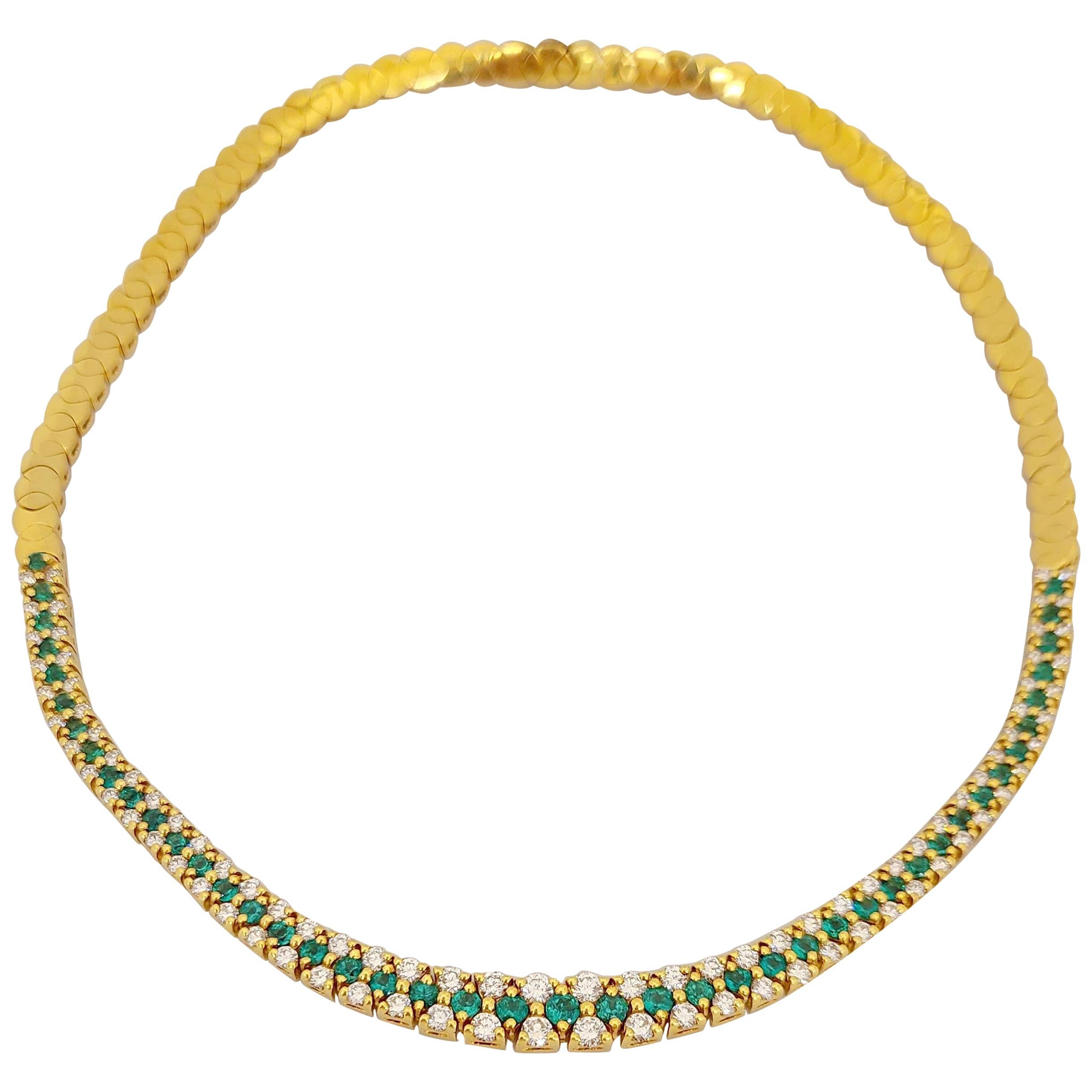 18 Karat Gold 3.68 Carat Emerald and 4.31 Carat Diamond Necklace and Bracelet
