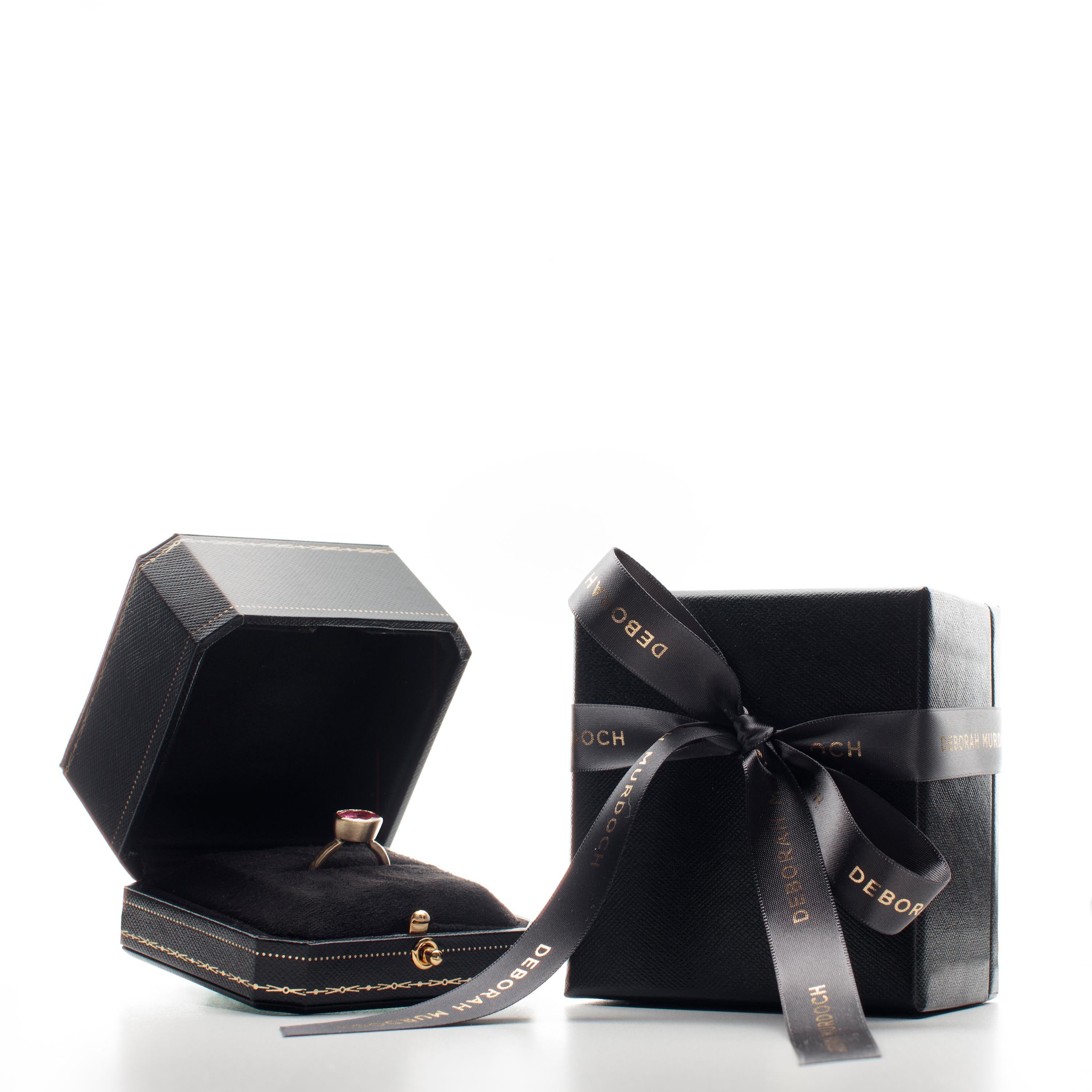 18 Karat Gold 3.76 Carat Oval Pink Tourmaline Ring For Sale 4