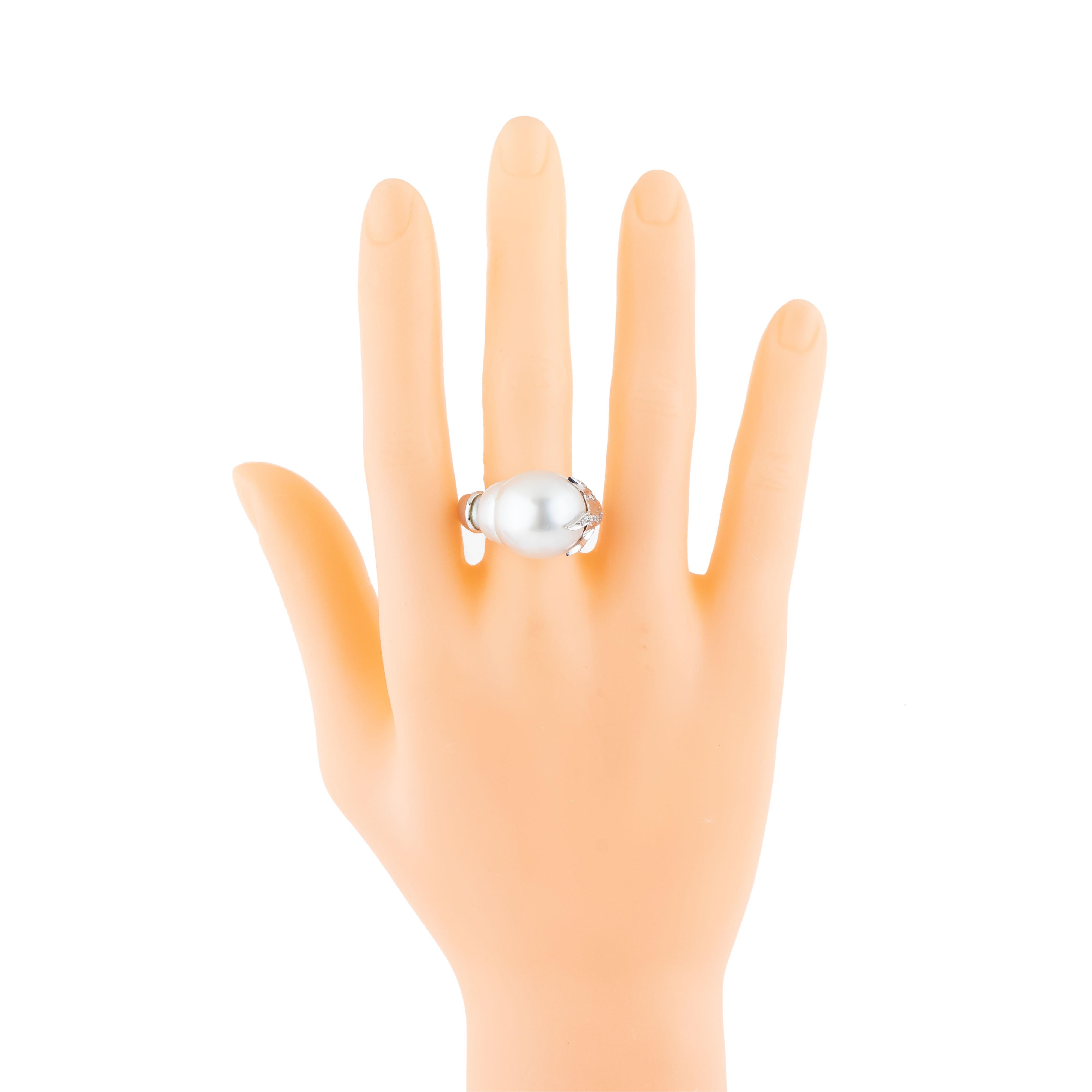 Women's 18 Karat Gold 38.78 Carats Pearl and Diamond Cocktail Ring For Sale
