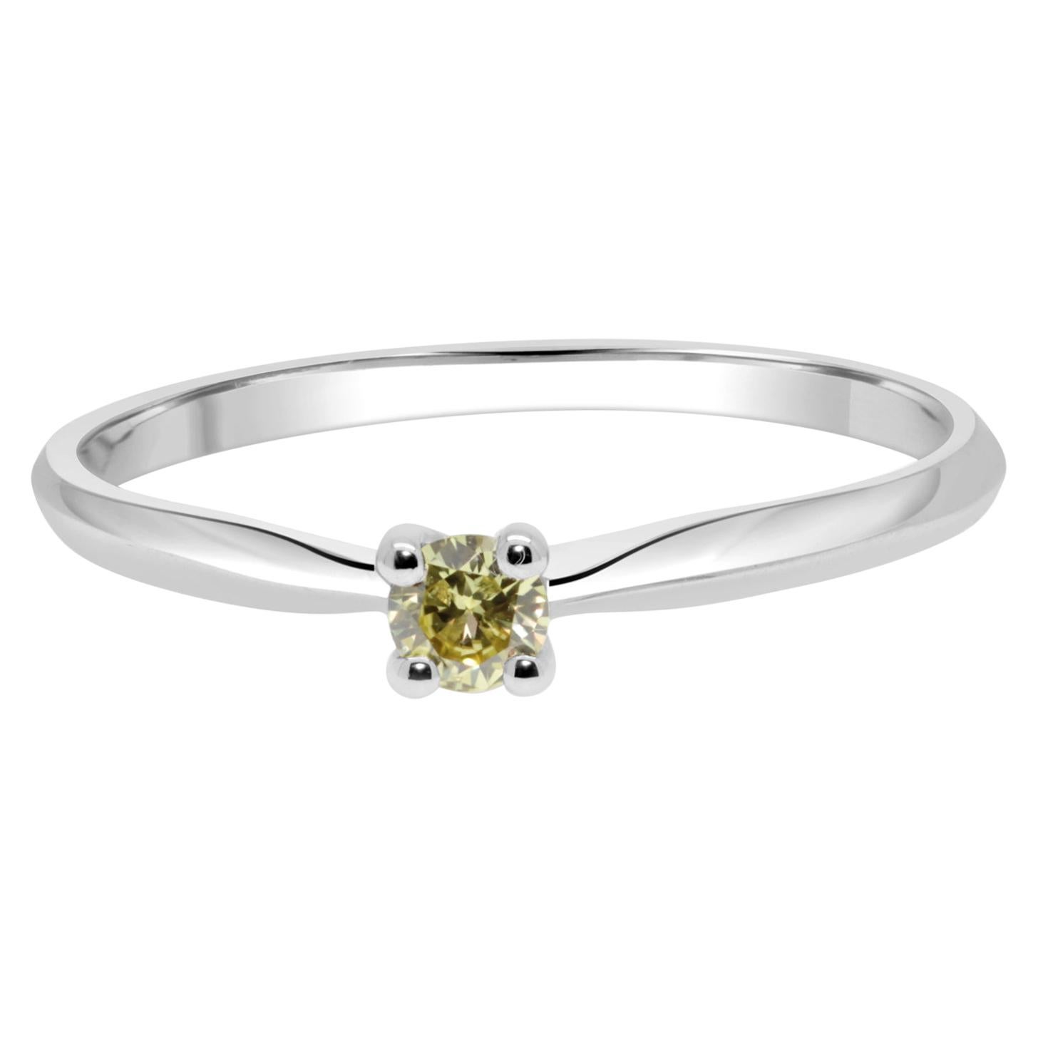 18 Karat Gold 4 Prongs Engagement Ring Set with a Fancy Round Shape Diamond For Sale