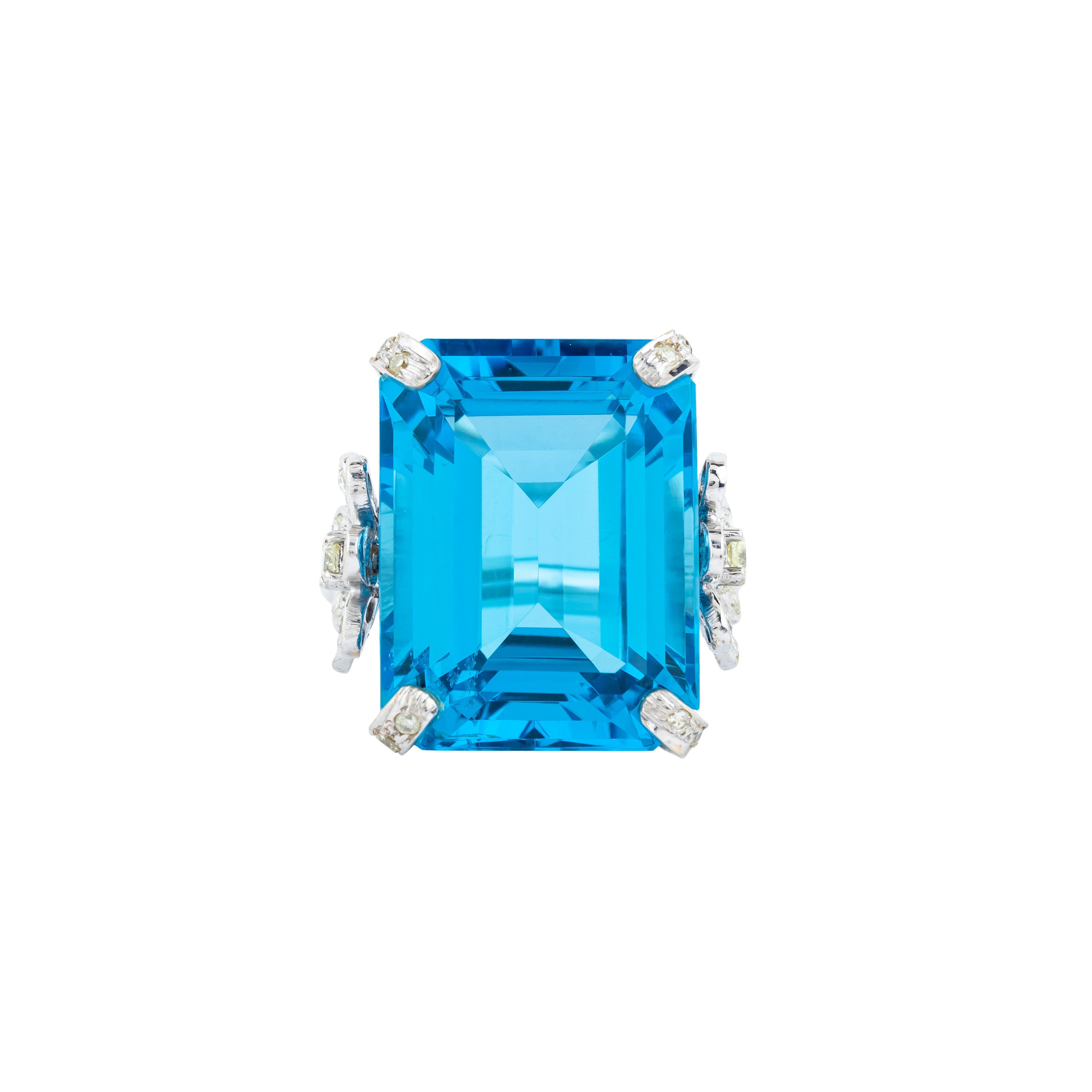 Brilliant Cut 18 Karat Gold 40.25 Carat Blue Topaz and Diamond Cocktail Ring For Sale