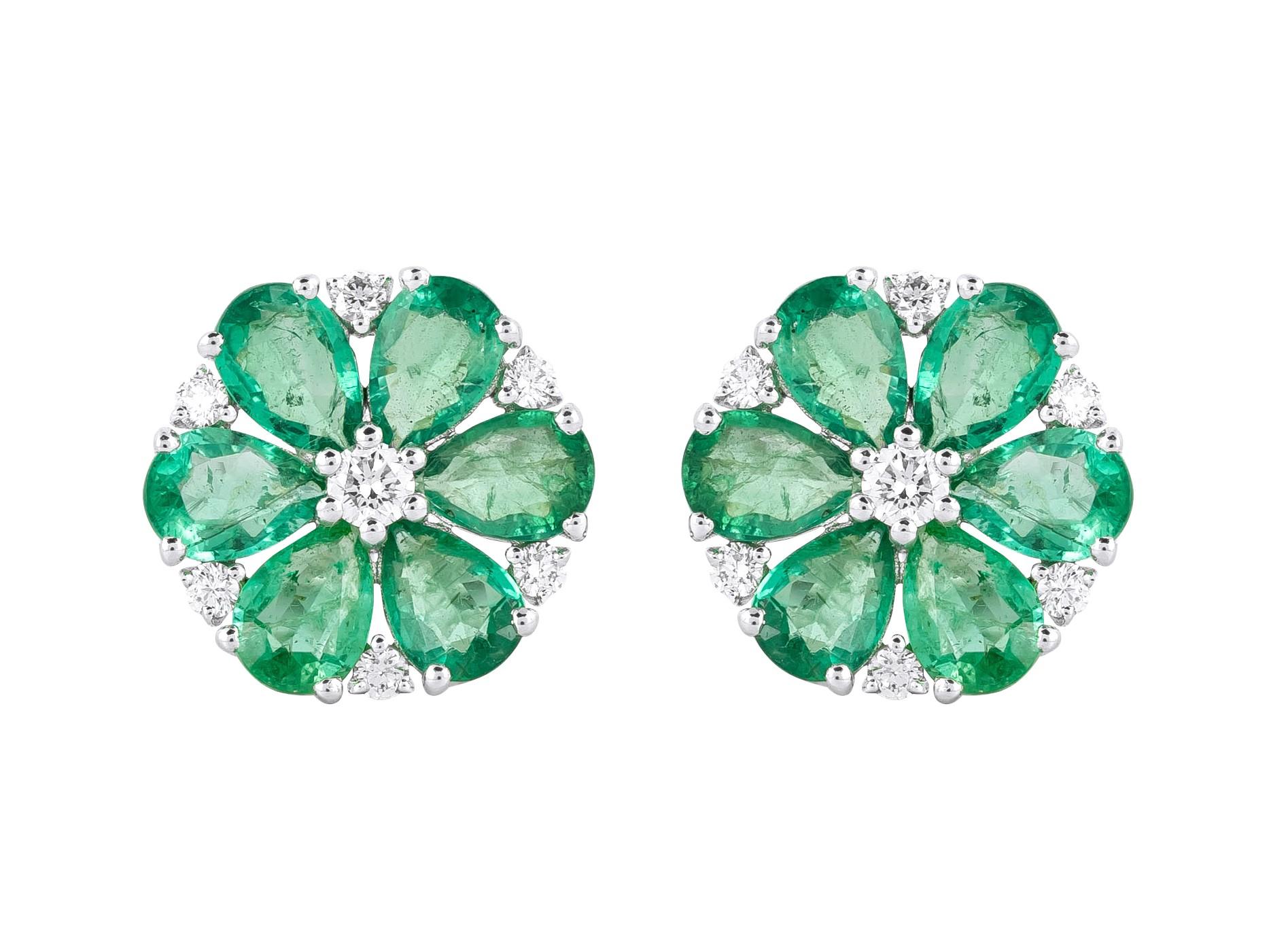 Women's 18 Karat Gold 4.19 Carat Diamond and Emerald Flower Stud Earrings For Sale