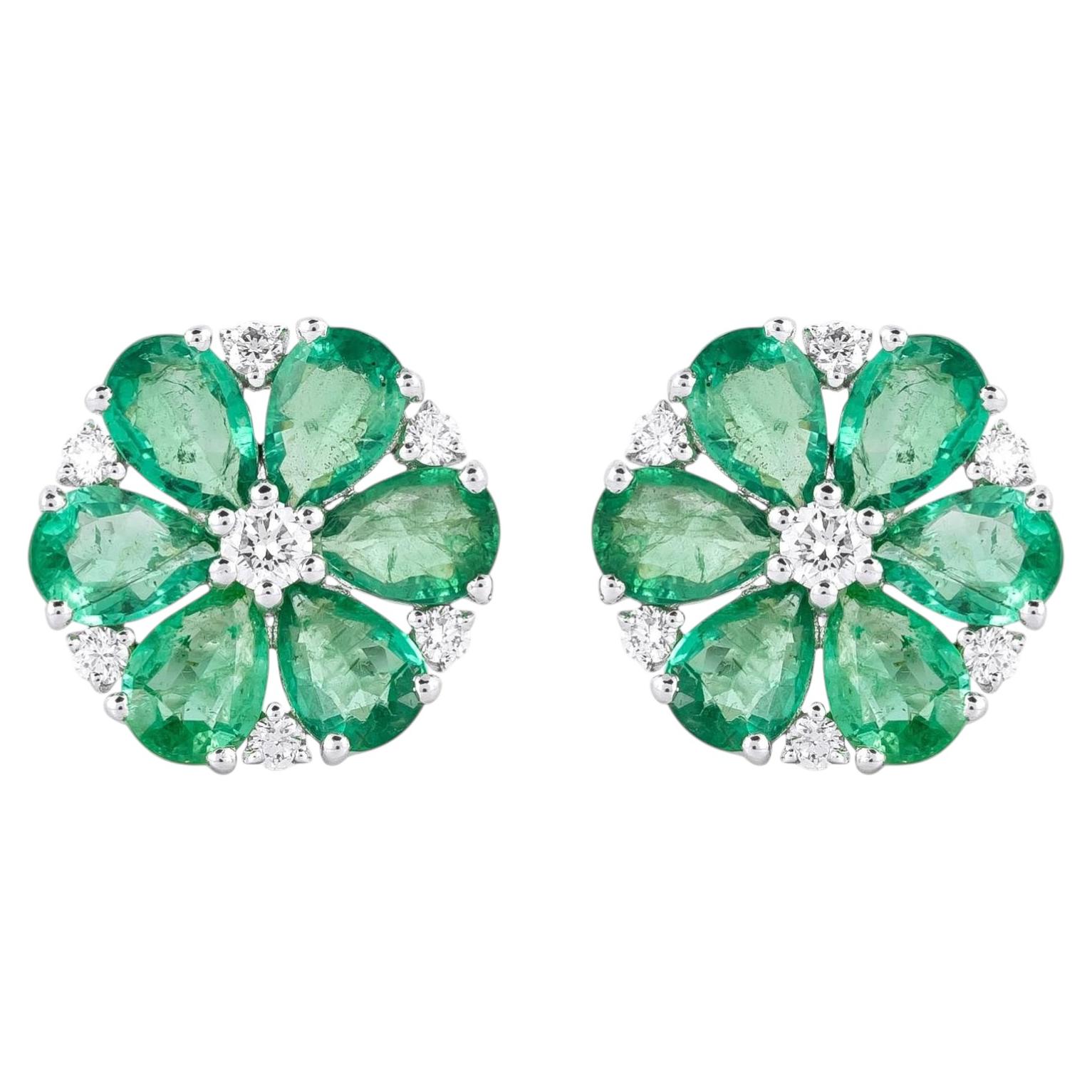 18 Karat Gold 4.19 Carat Diamond and Emerald Flower Stud Earrings For Sale