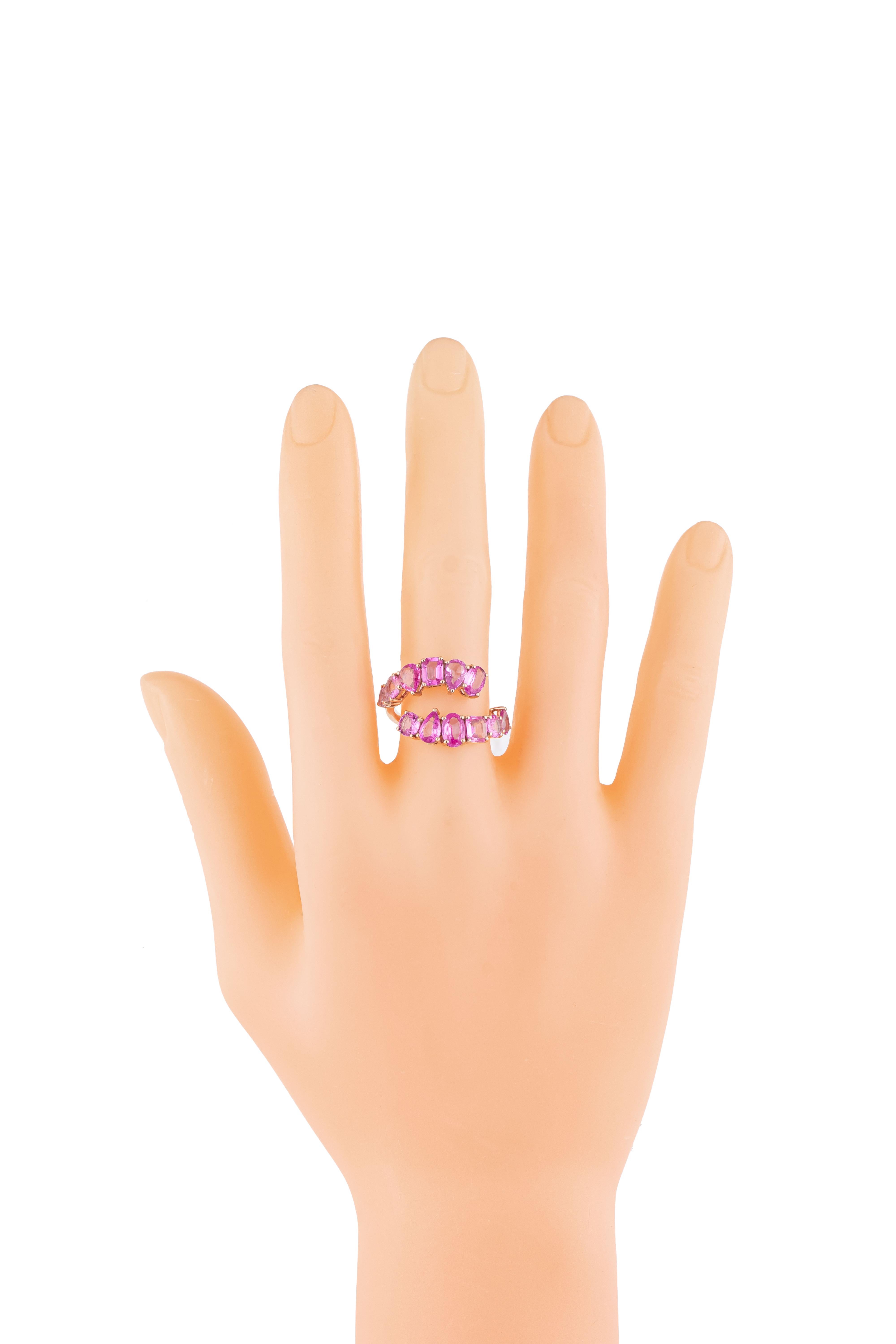 Modern 18 Karat Gold 4.29 Carat Pink Sapphire Fashion Ring For Sale