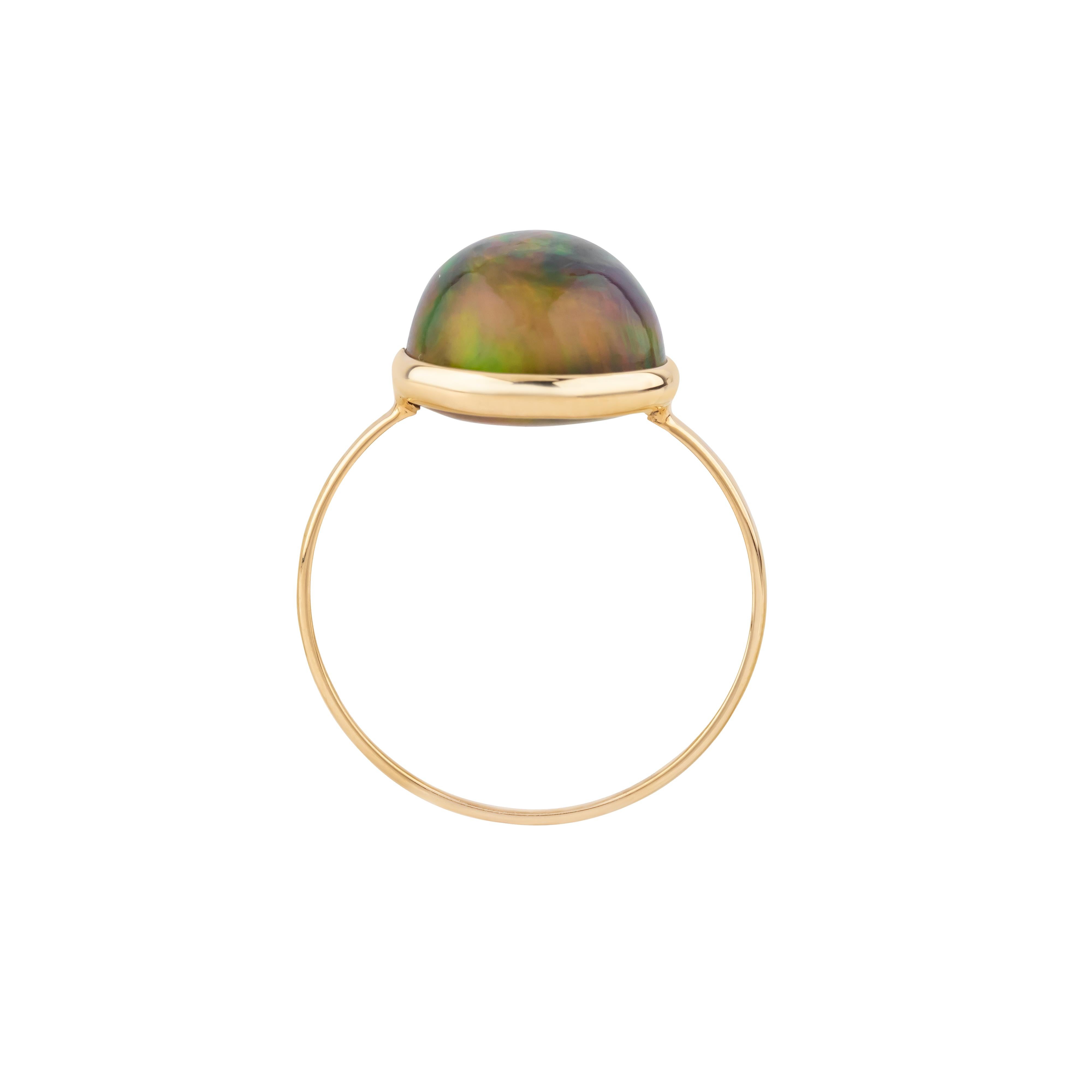 Brilliant Cut 18 Karat Gold 4.55 Carat Opal Modern Ring For Sale