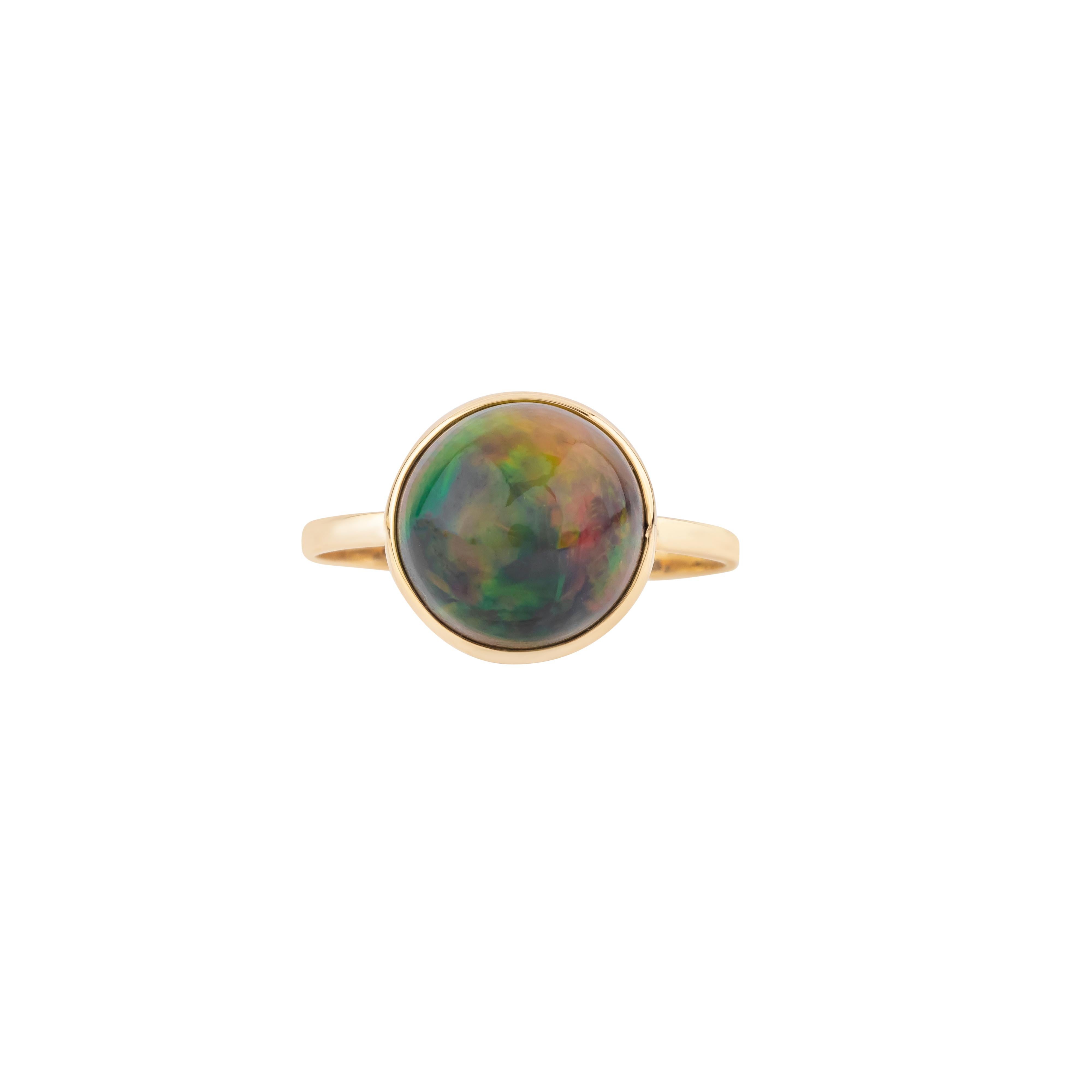Women's 18 Karat Gold 4.55 Carat Opal Modern Ring For Sale