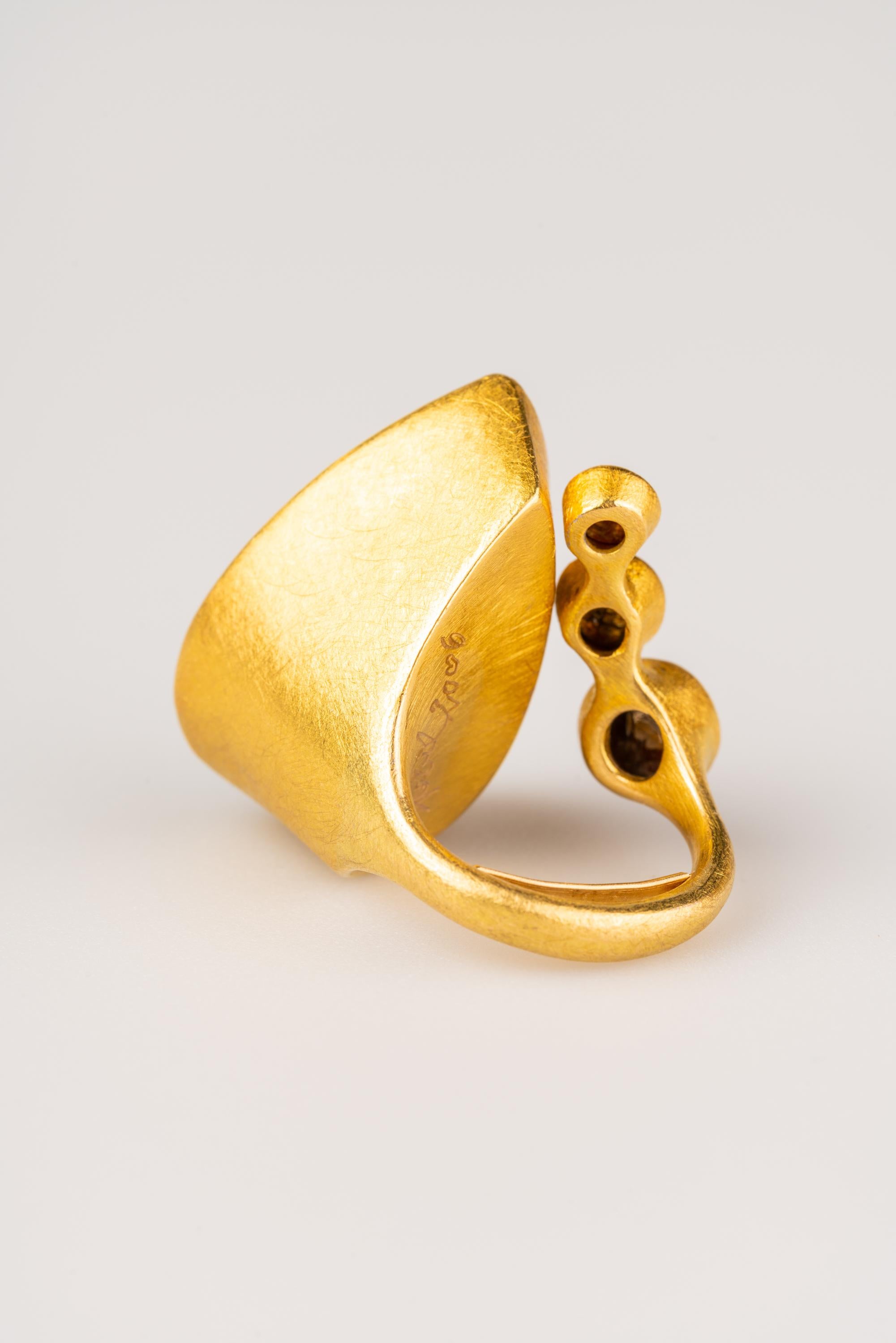 18 Karat Gold 45,82 Karat birnenförmiger Aquamarin-Ring mit Diamanten im Rosenschliff im Zustand „Neu“ im Angebot in Greenville, SC