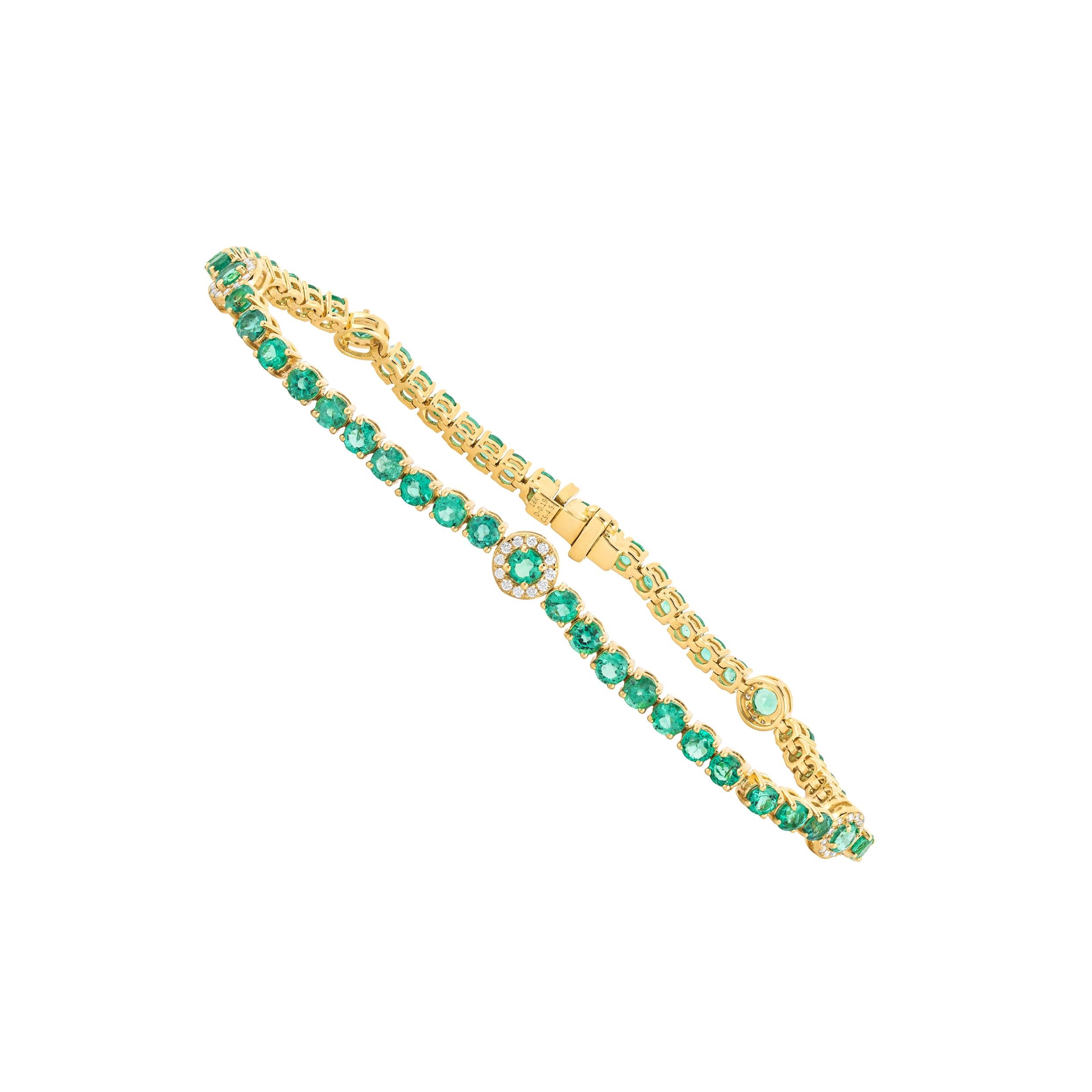 Realizzato con precisione, questo bracciale tennis in oro 18 carati presenta 2,78 carati di diamanti abbaglianti, creando un equilibrio armonioso di eleganza e brillantezza. Ogni diamante è selezionato a mano per la sua chiarezza superiore e il suo
