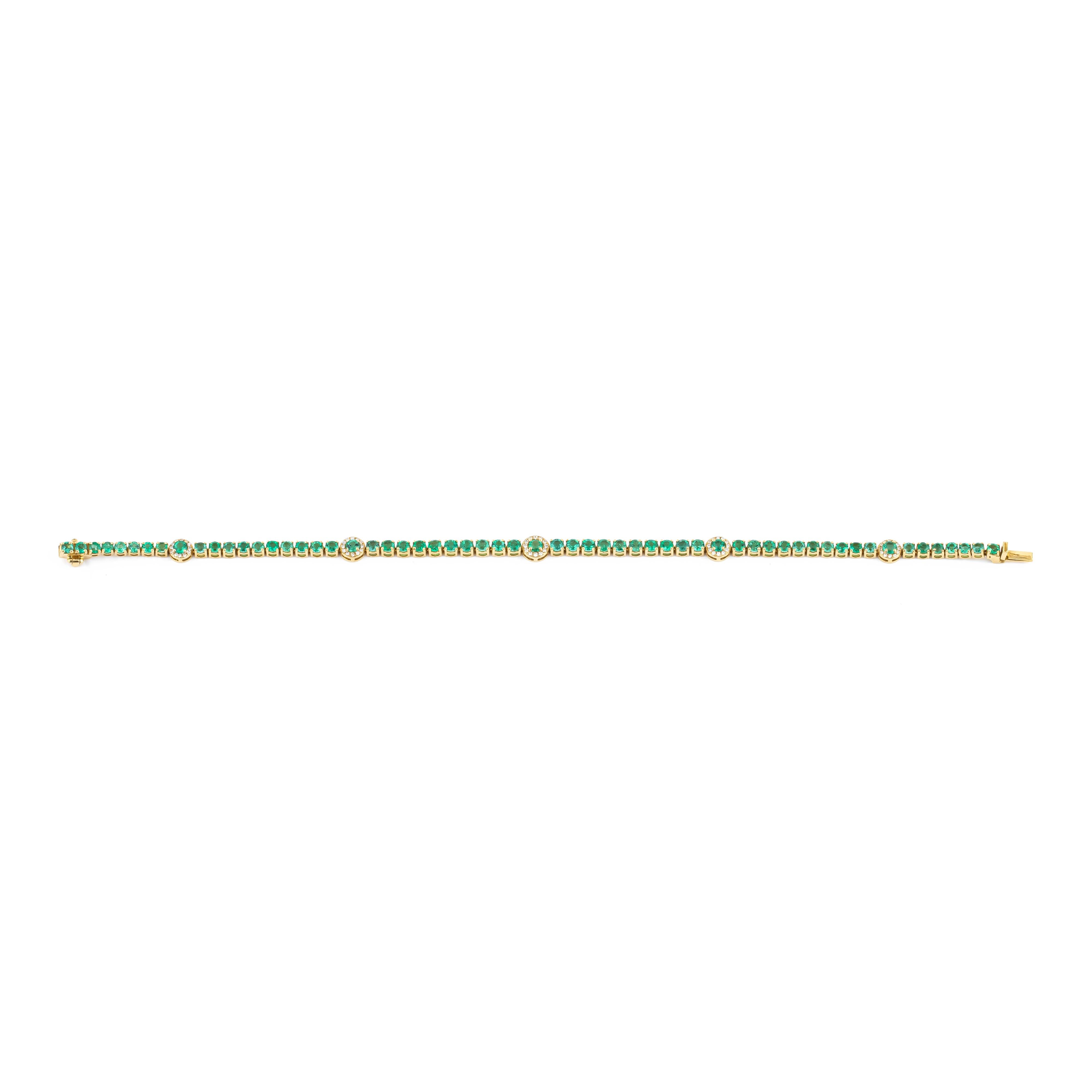 Taglio brillante Bracciale tennis in oro 18 carati con smeraldo e diamante da 4,73 carati in vendita