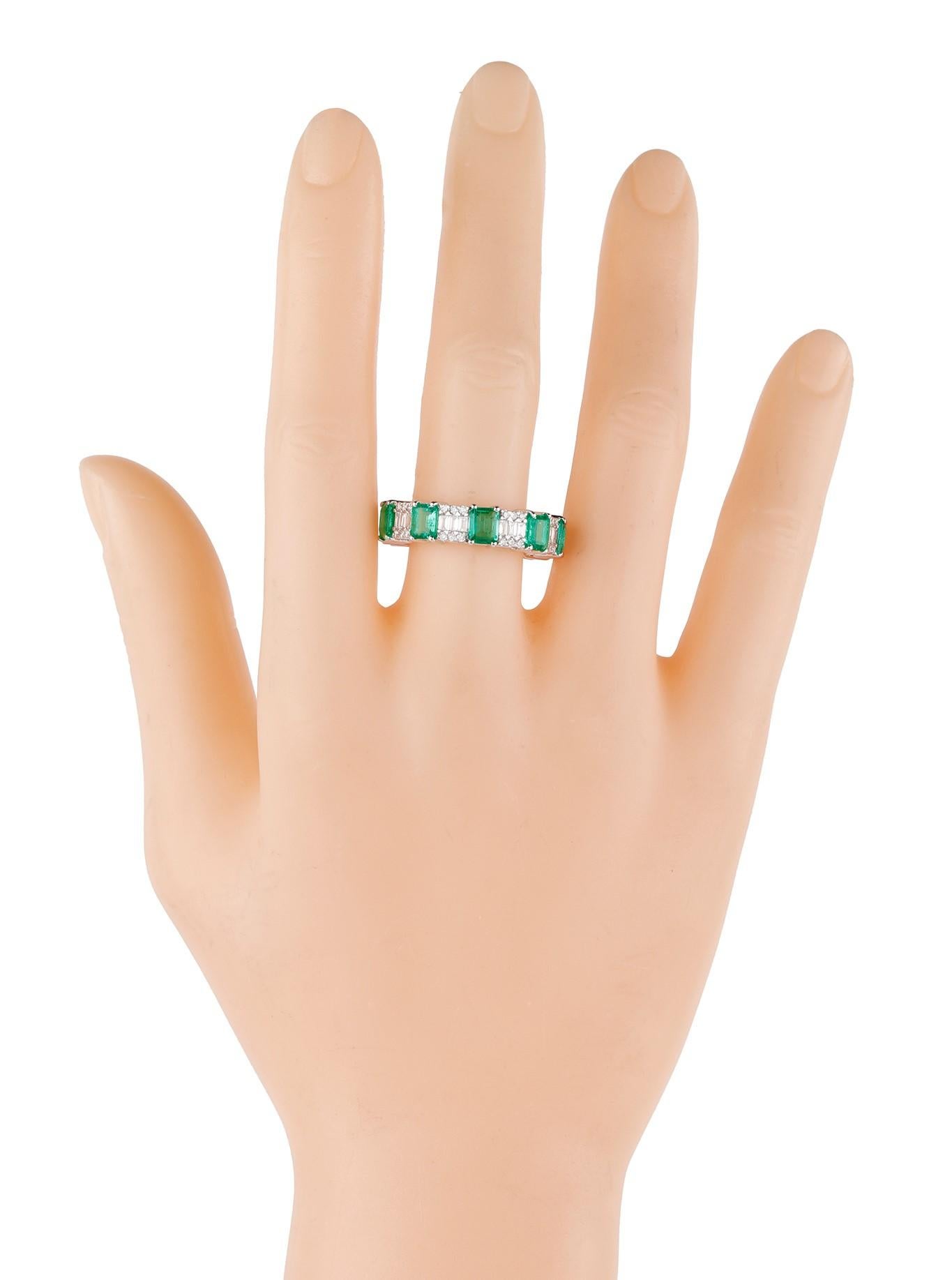 Baguette Cut 18 Karat Gold 5.02 Carat Diamond and Emerald Infinity Band Ring  For Sale