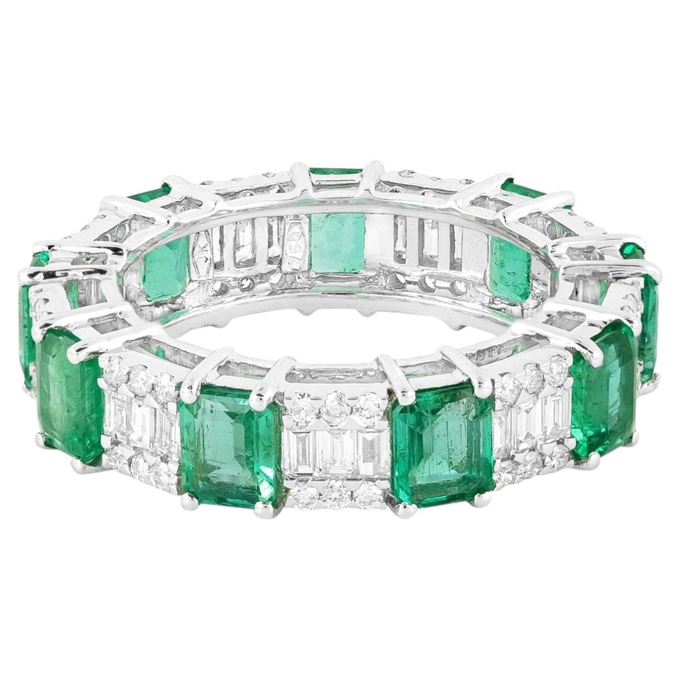 18K Gold 5.02 Carat Diamond and Emerald Infinity Band Ring by Gems Paradise