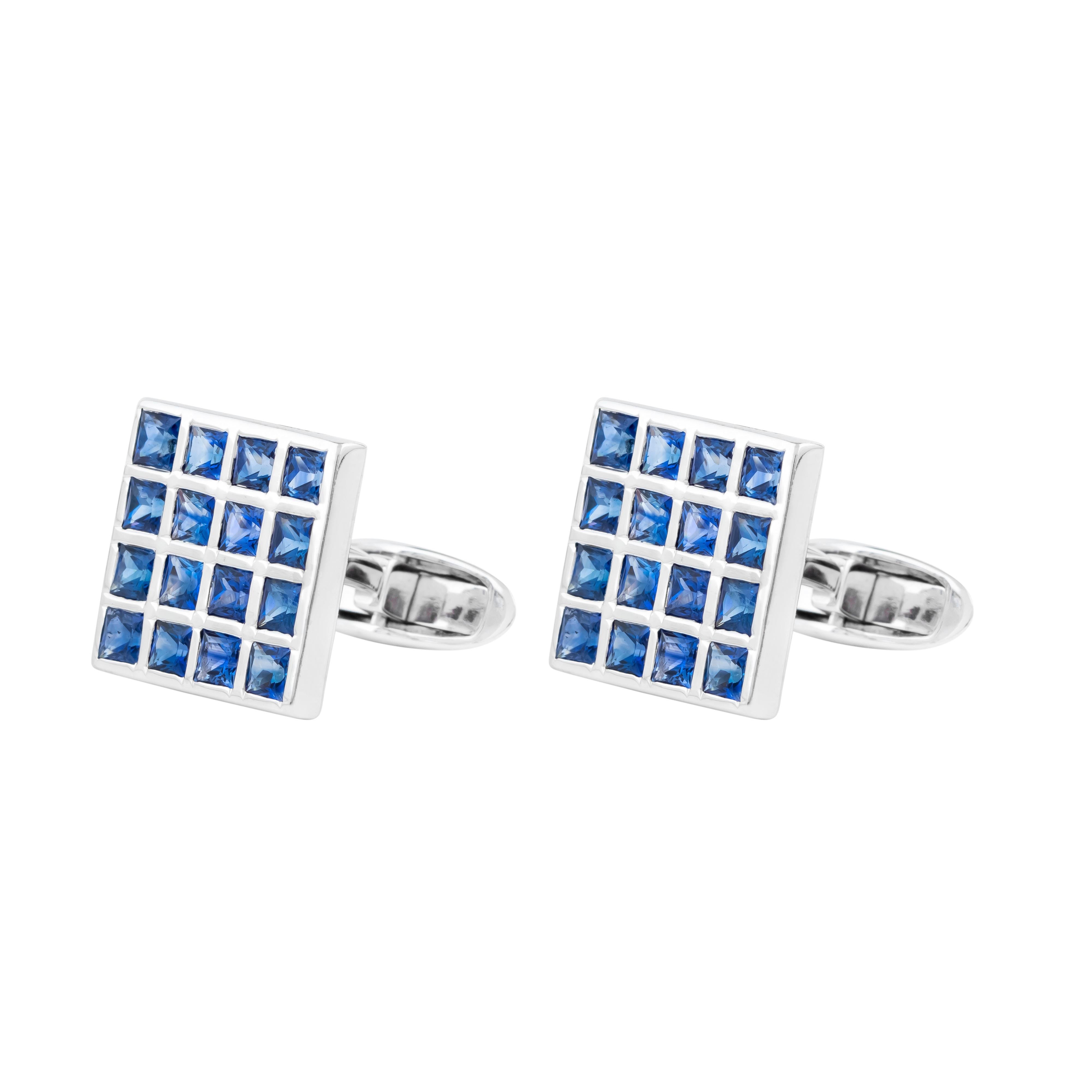 18 Karat Gold 5.03 Carat Sapphire Cufflinks In New Condition For Sale In Jaipur, IN