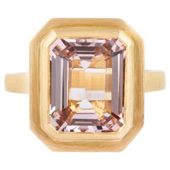 18K Gold 5.17ct Morganite Solitaire Ring, Contemporary Design, India