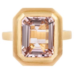 18 Karat Gold 5.17 Carat Morganite Solitaire Ring