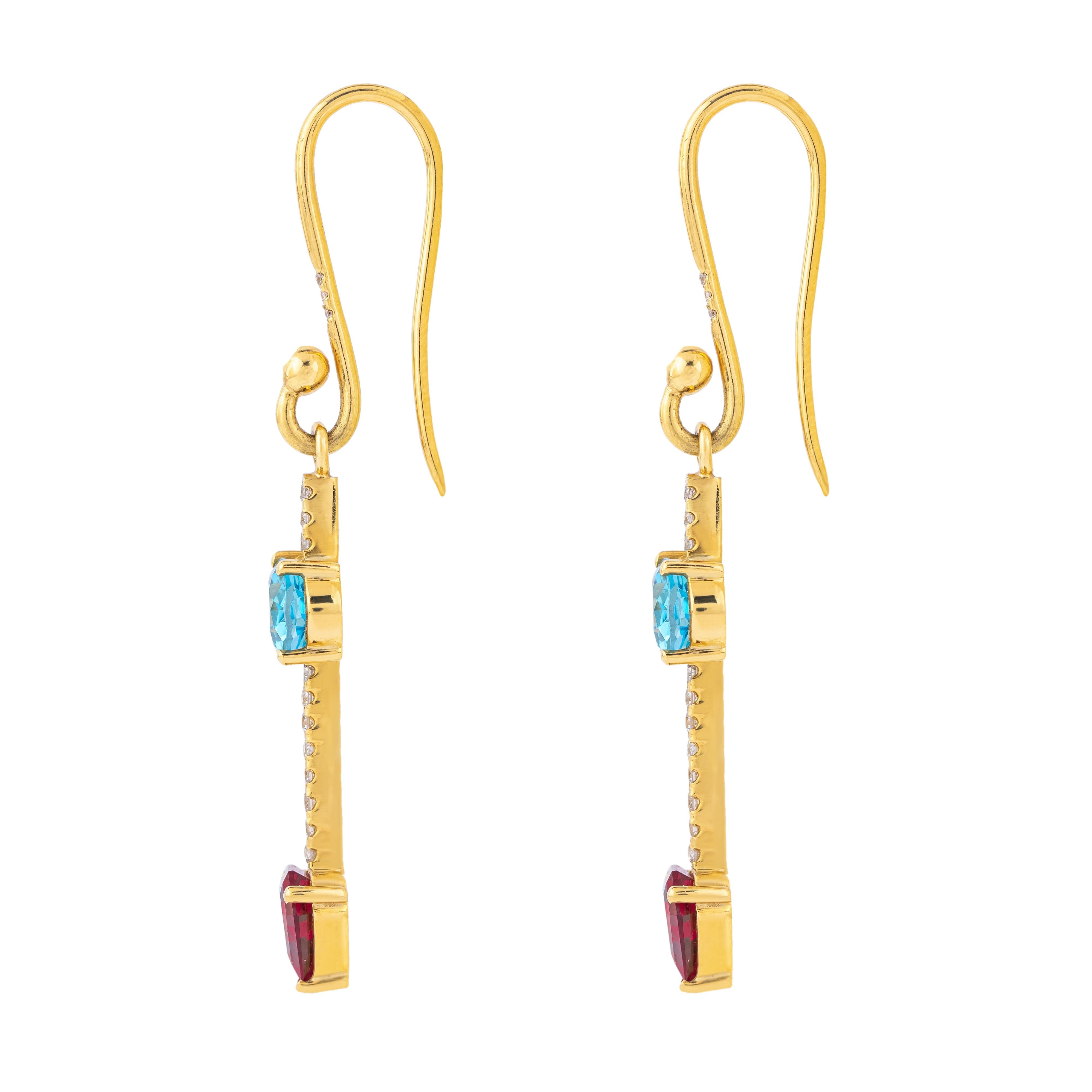 Moderno Orecchini pendenti in oro 18 carati con topazio blu, tormalina e diamanti da 5,22 carati in vendita