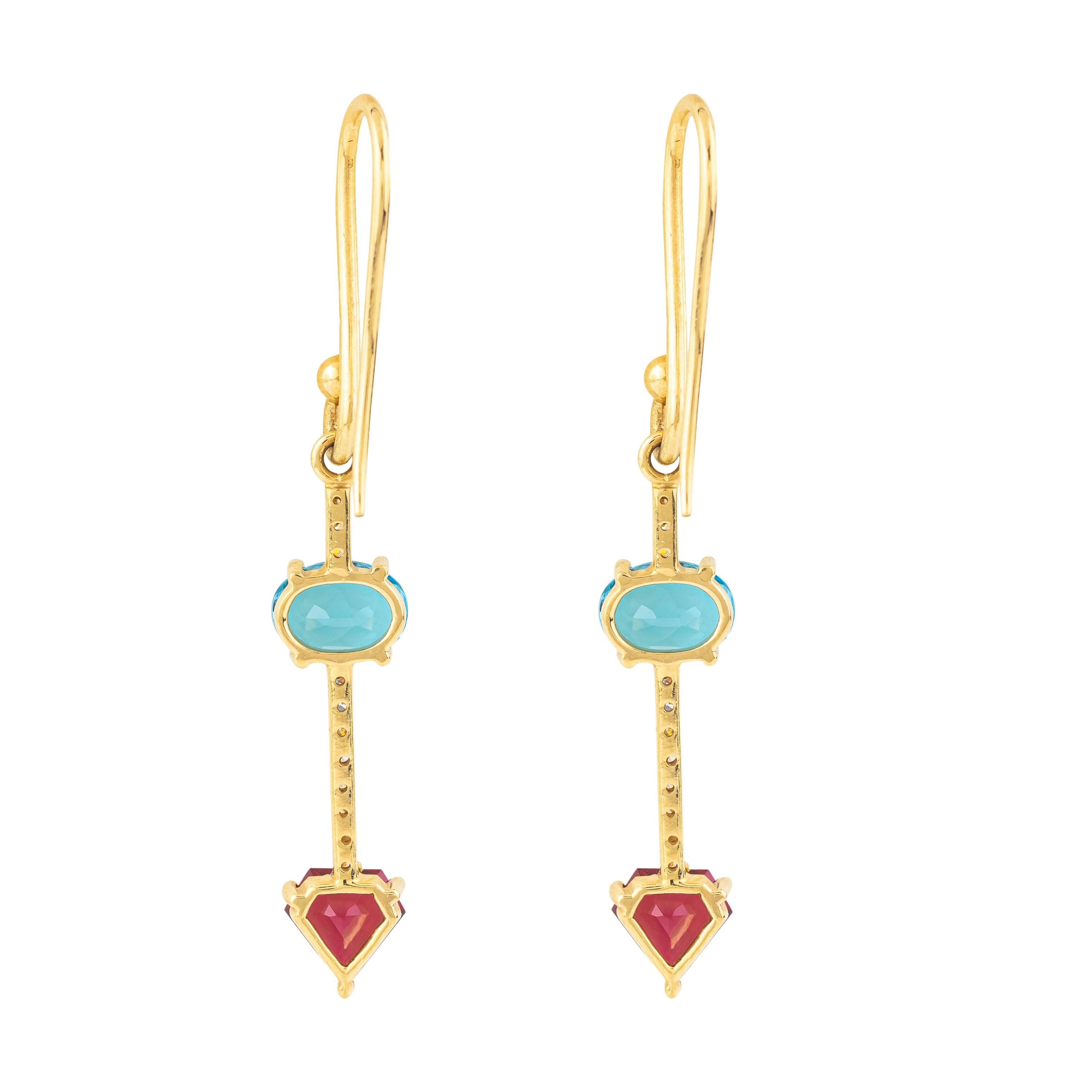 Orecchini pendenti in oro 18 carati con topazio blu, tormalina e diamanti da 5,22 carati In condizioni Nuovo in vendita a Jaipur, IN