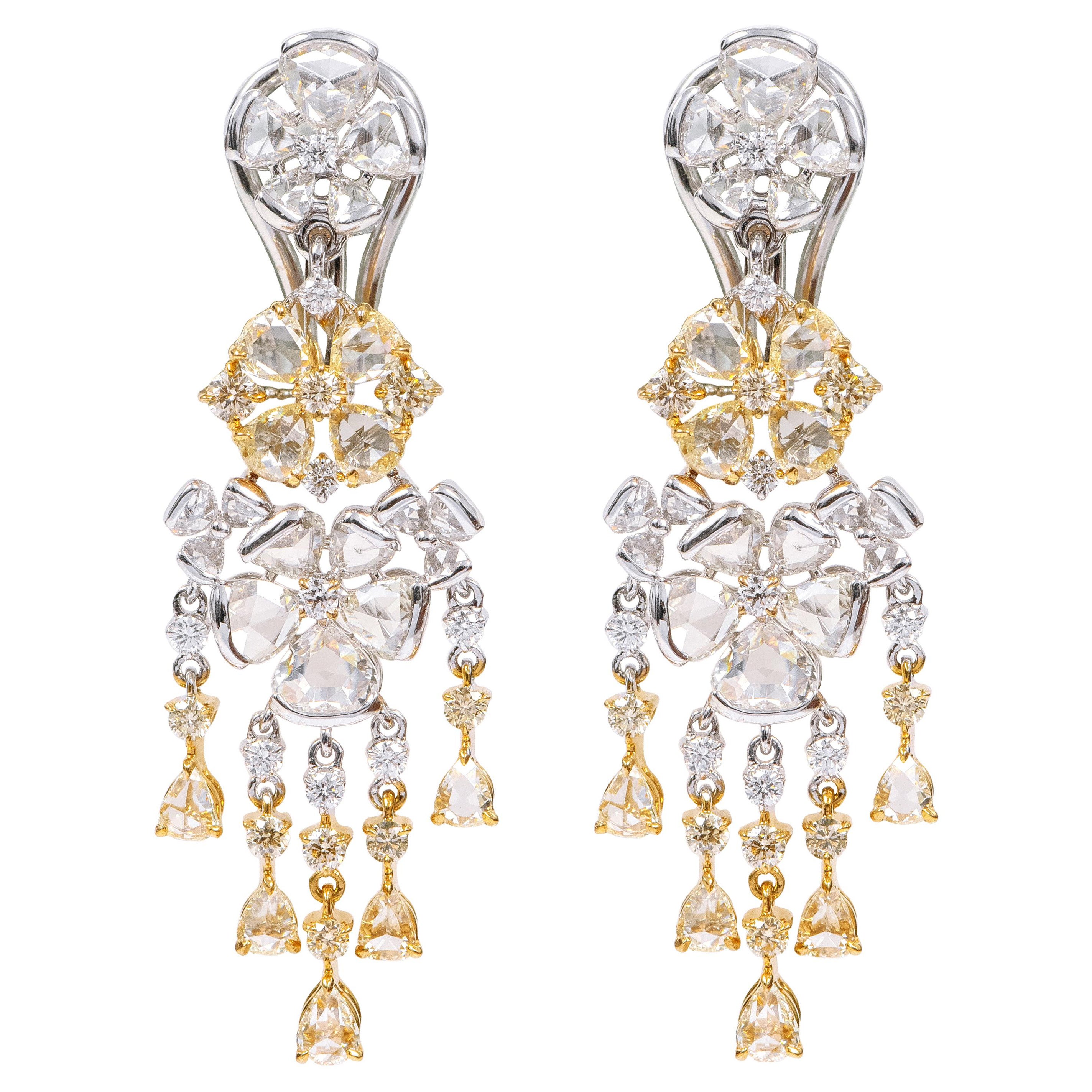 Pendants d'oreilles en or 18 carats avec diamants jaunes et blancs de fantaisie de 5,23 carats