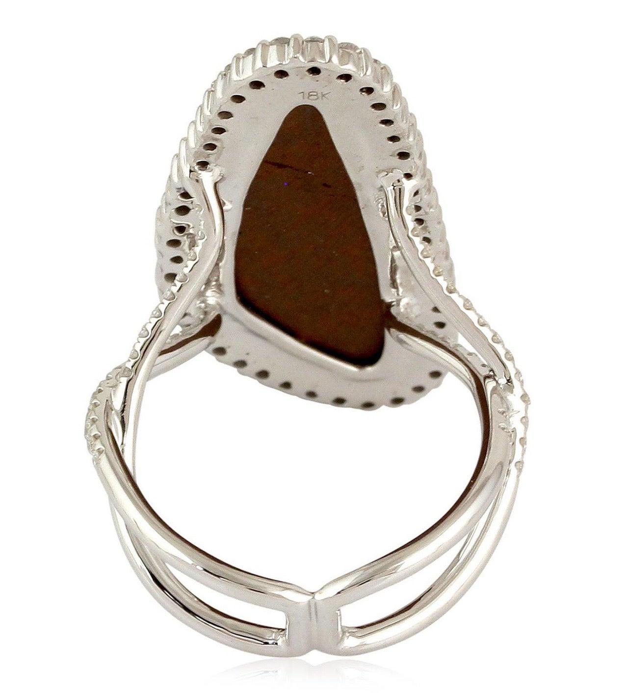 For Sale:  18 Karat Gold 5.3 Carat Opal Diamond Ring  3