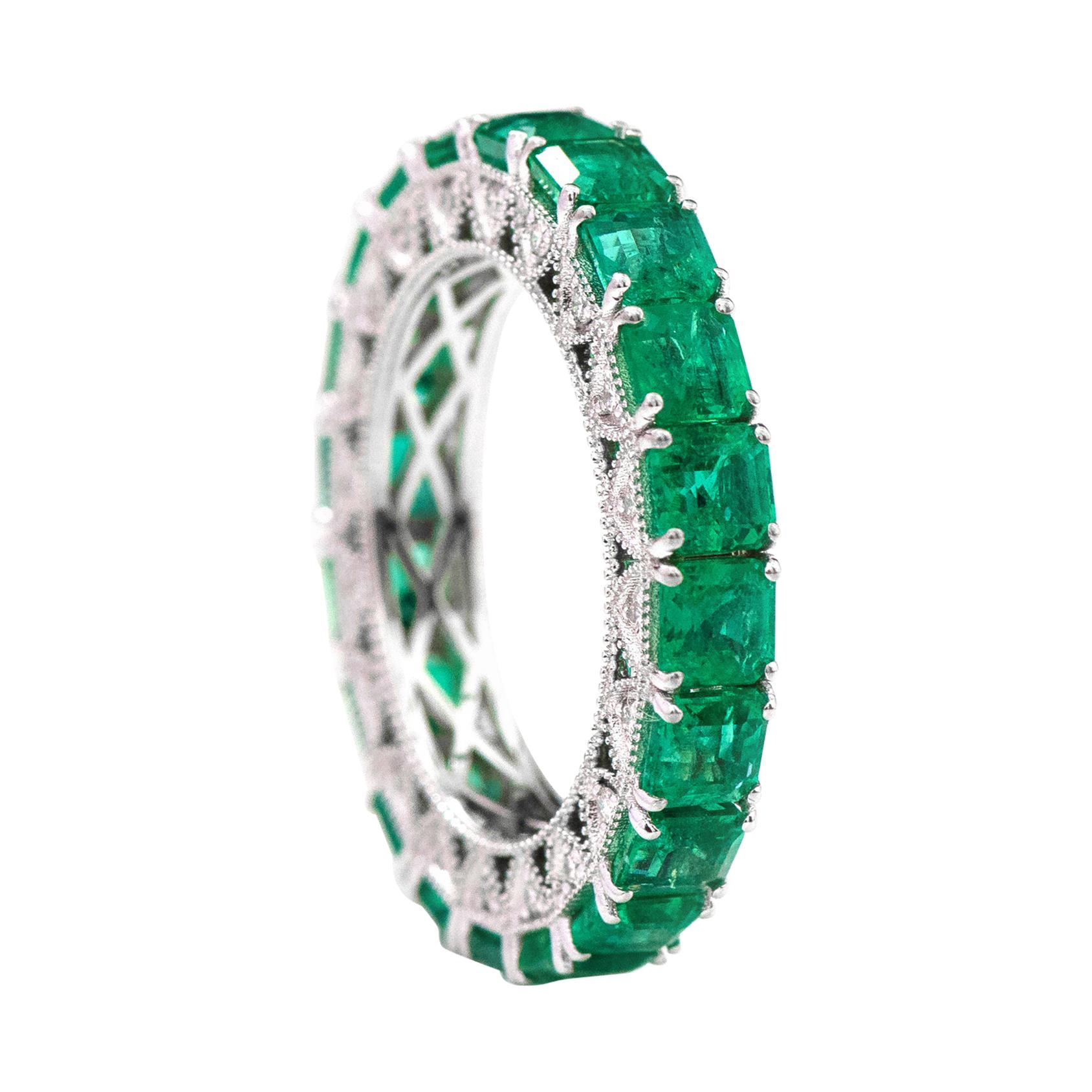 18 Karat Gold 5.34 Carat Natural Emerald and Diamond Eternity Band Ring For Sale