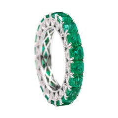 18 Karat Gold 5.34 Carat Natural Emerald and Diamond Eternity Band Ring