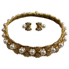 18 Karat Gold 5.5 Carat Diamond and Pearl Necklace with Earrings Set