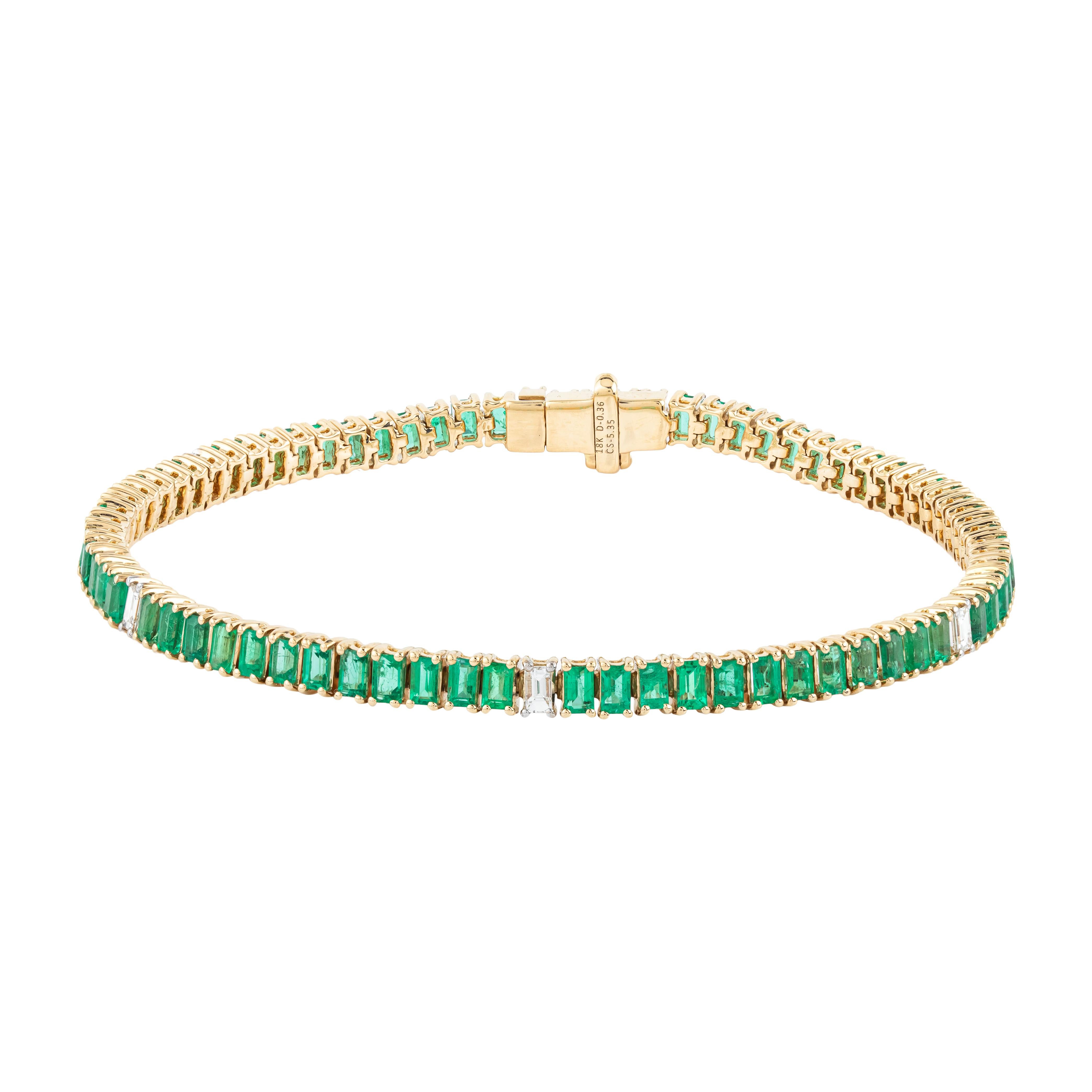 Donna Bracciale tennis in oro 18 carati con smeraldo e diamante da 5,71 carati in vendita