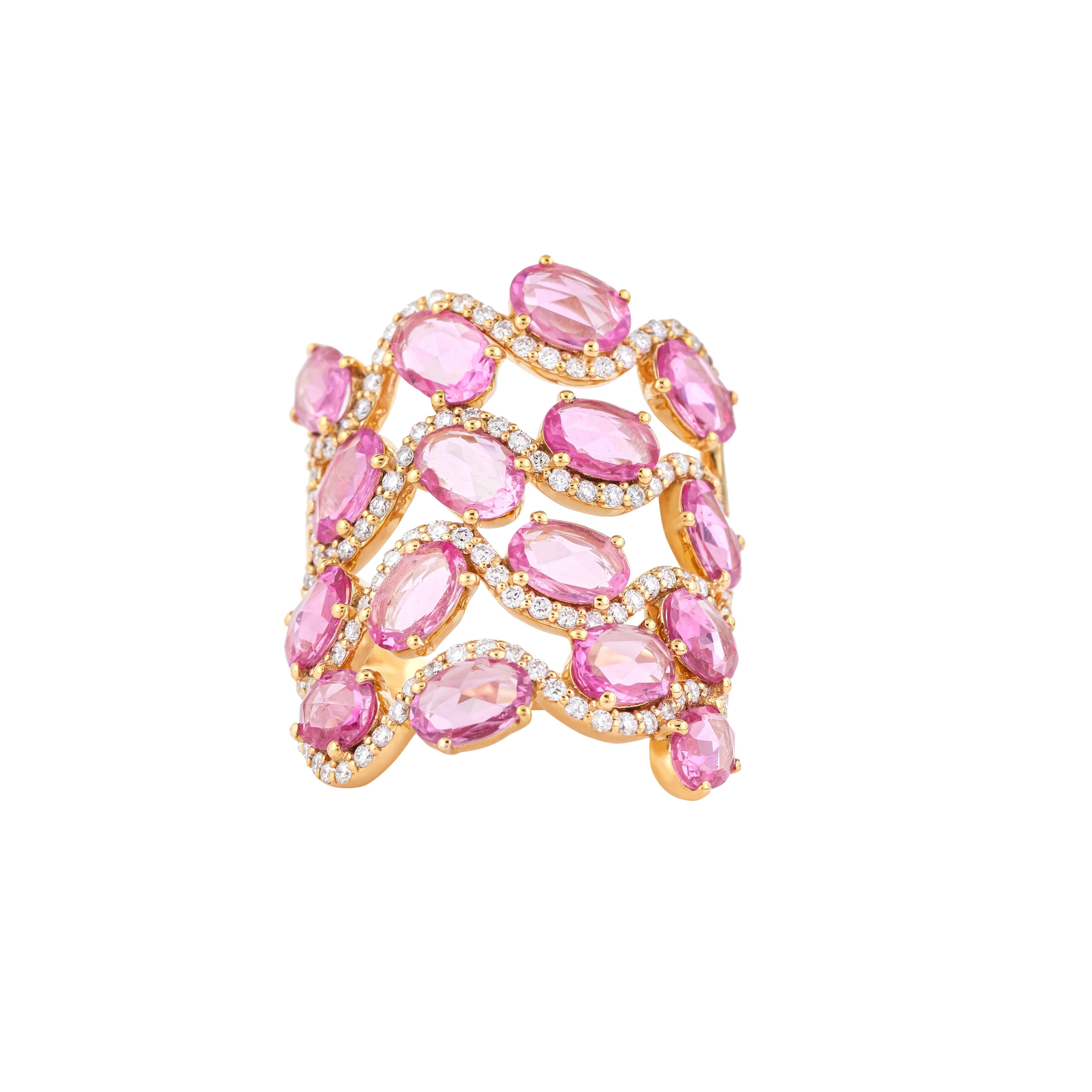 Bague fantaisie en or 18 carats avec diamants de 6,1 carats et saphirs roses Neuf - En vente à Jaipur, IN