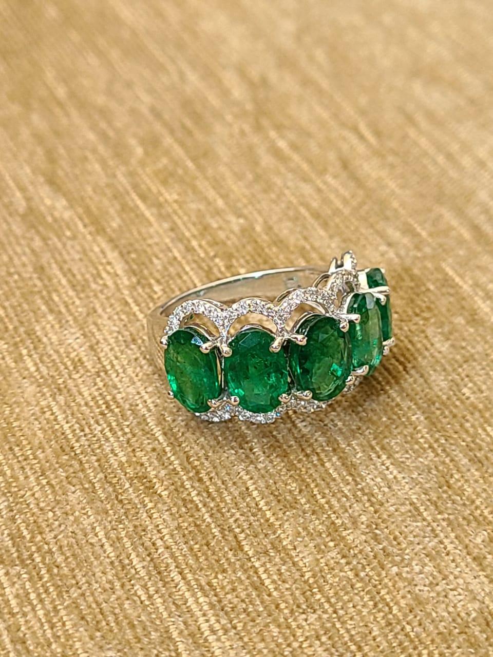 Emerald Cut 18 Karat Gold, 6.12 Carats Emerald and Diamonds Band Ring