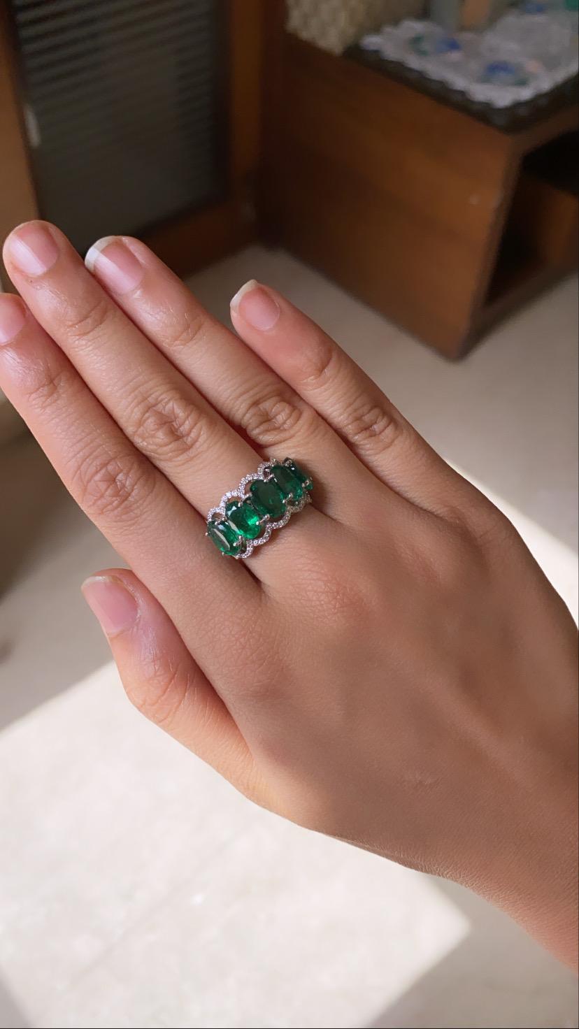 18 Karat Gold, 6.12 Carats Emerald and Diamonds Band Ring 1