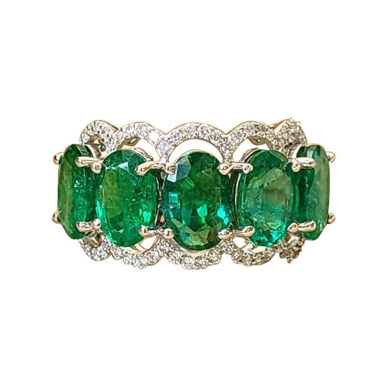 18 Karat Gold, 6.12 Carats Emerald and Diamonds Band Ring