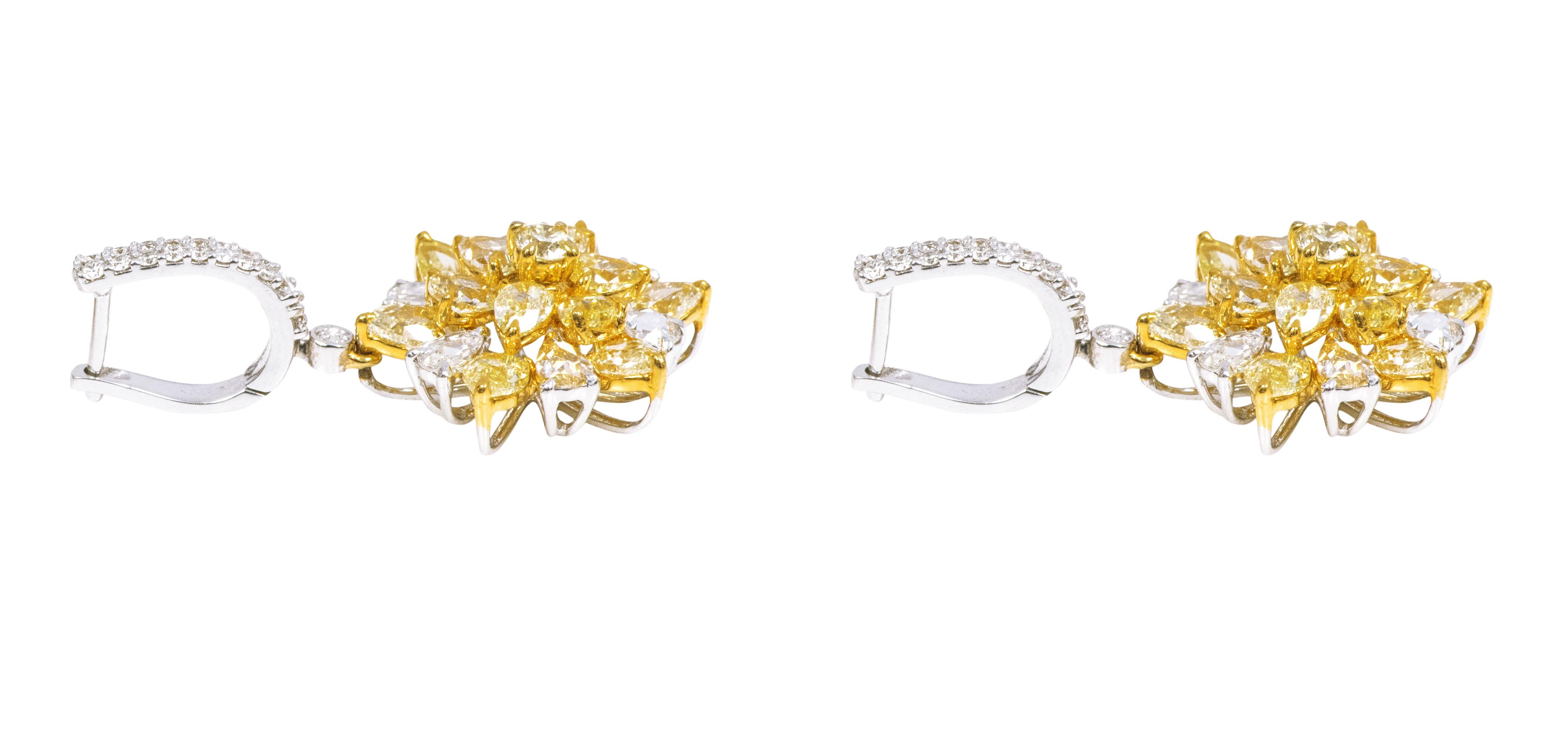 Cocktail-Ohrringe aus 18 Karat Gold mit 6,18 Karat gelben und weißen Diamanten im Angebot 1
